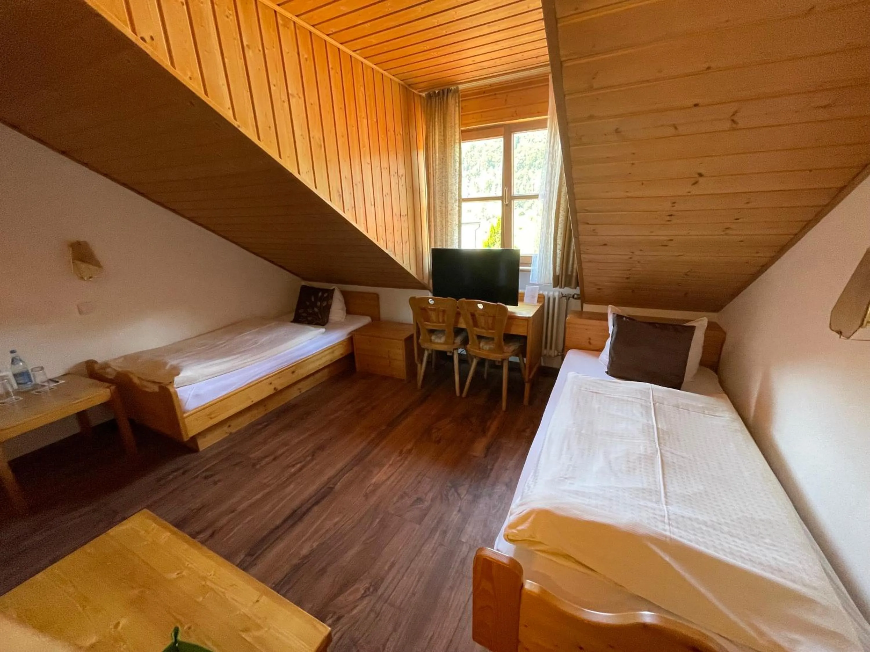 Bed in Römercastell Wirtshaus & Hotel