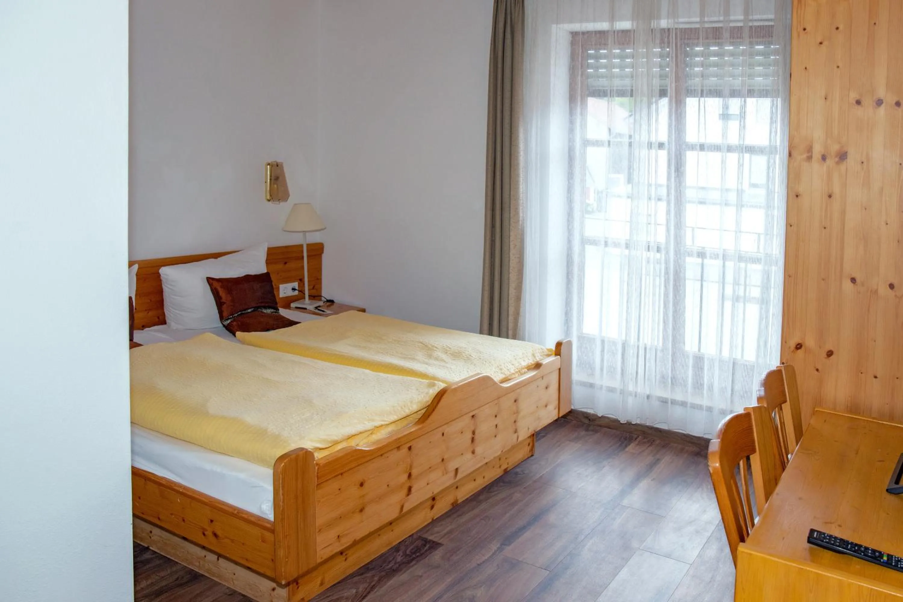 Bedroom, Bed in Römercastell Wirtshaus & Hotel