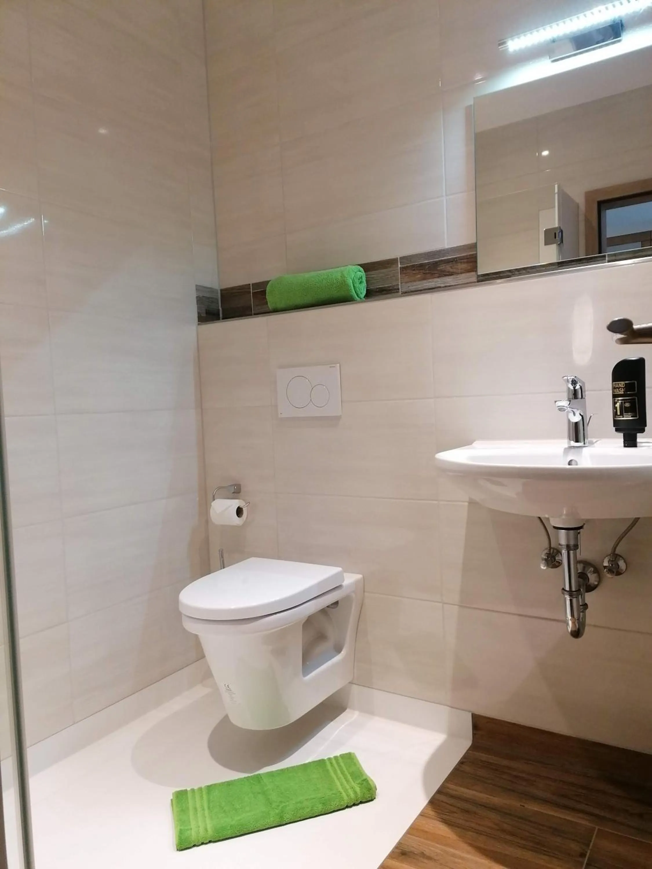 Bathroom in Römercastell Wirtshaus & Hotel