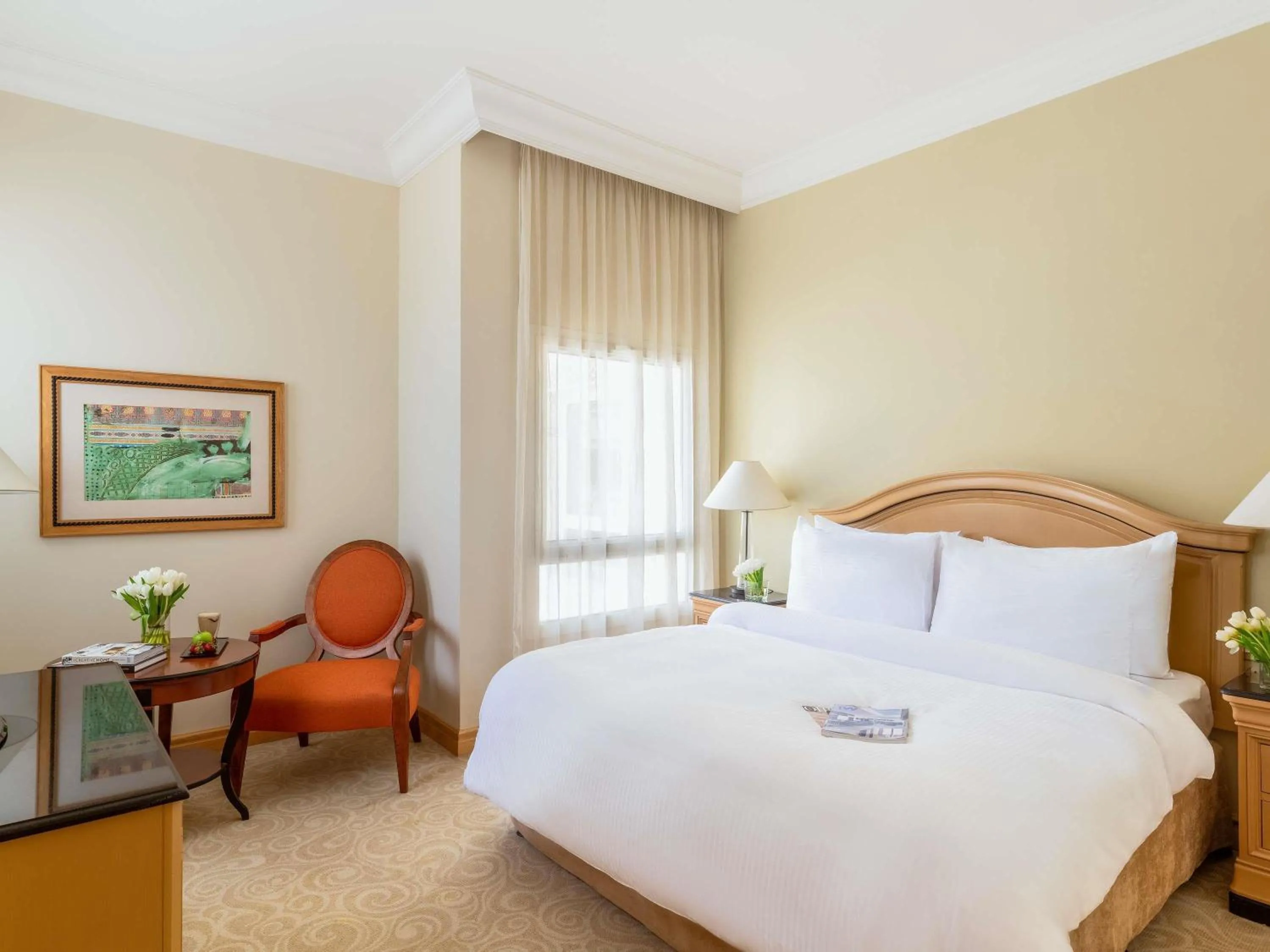 Bedroom, Bed in Mövenpick Hotel Doha