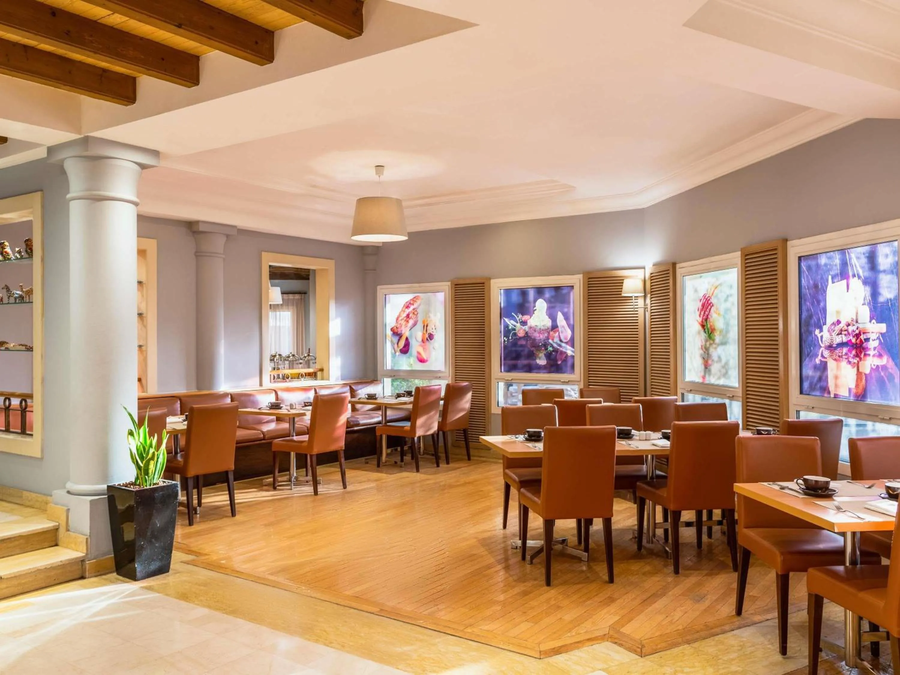 Restaurant/places to eat in Mövenpick Hotel Doha