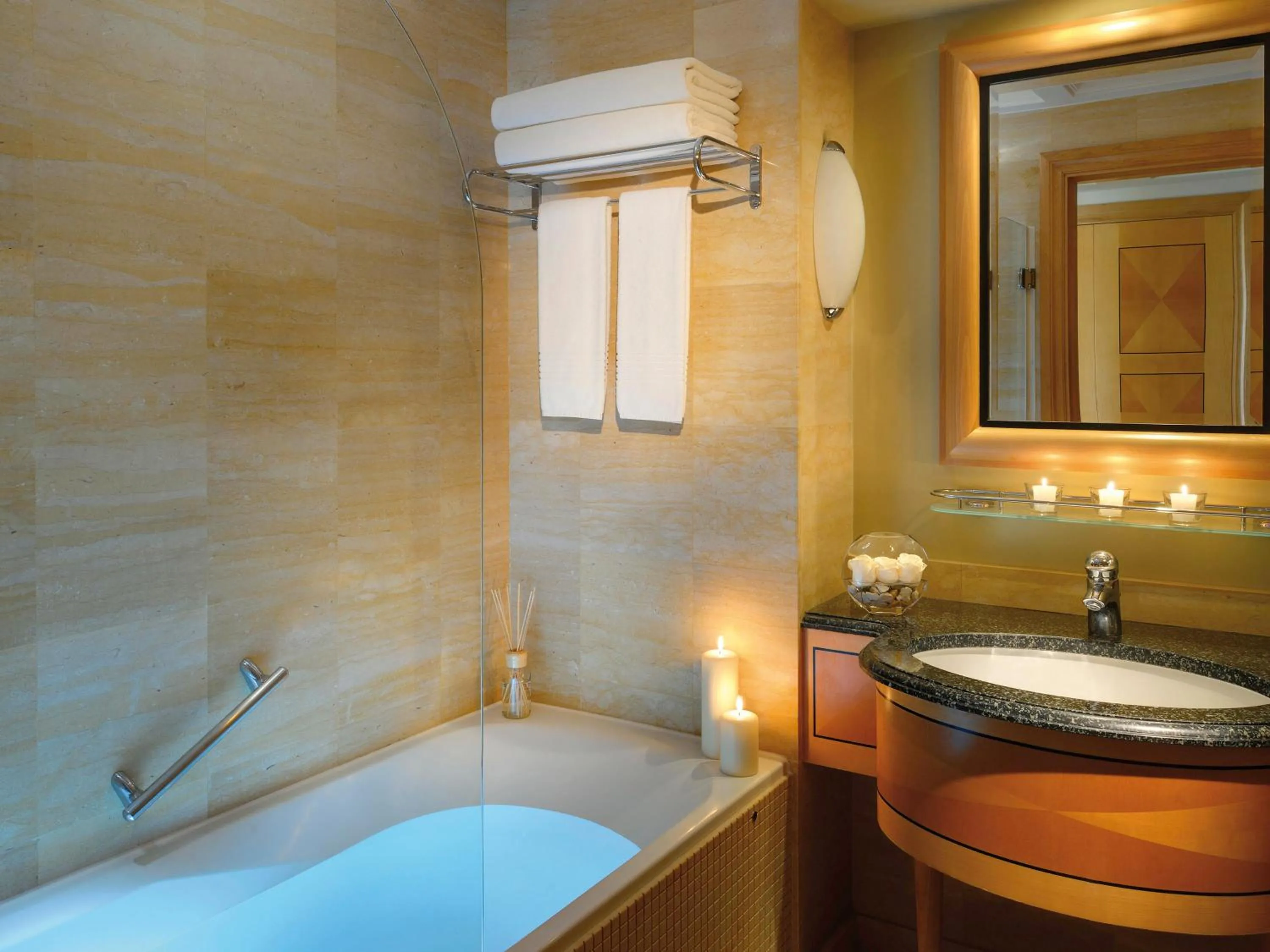 Toilet in Mövenpick Hotel Doha