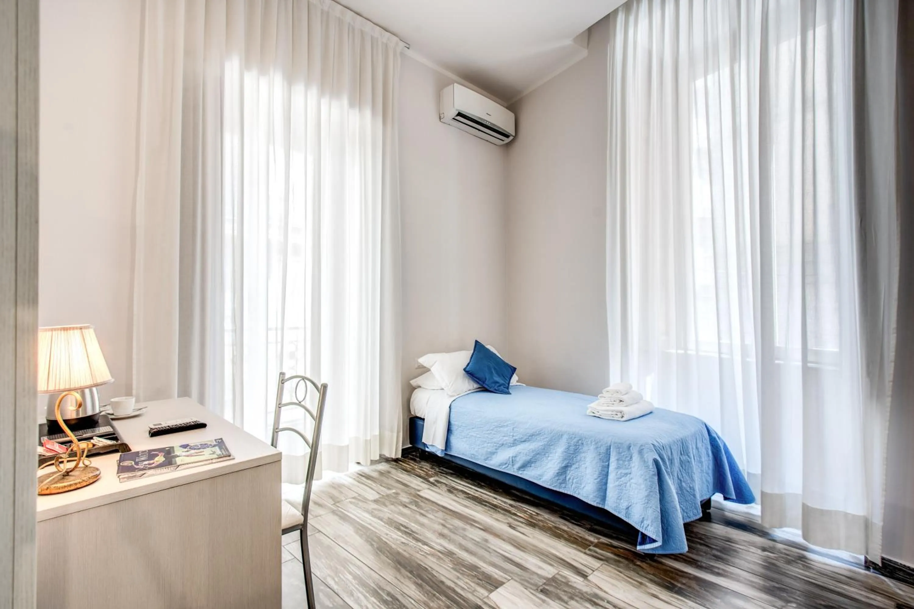 Coffee/tea facilities, Bed in Napoli's Gold