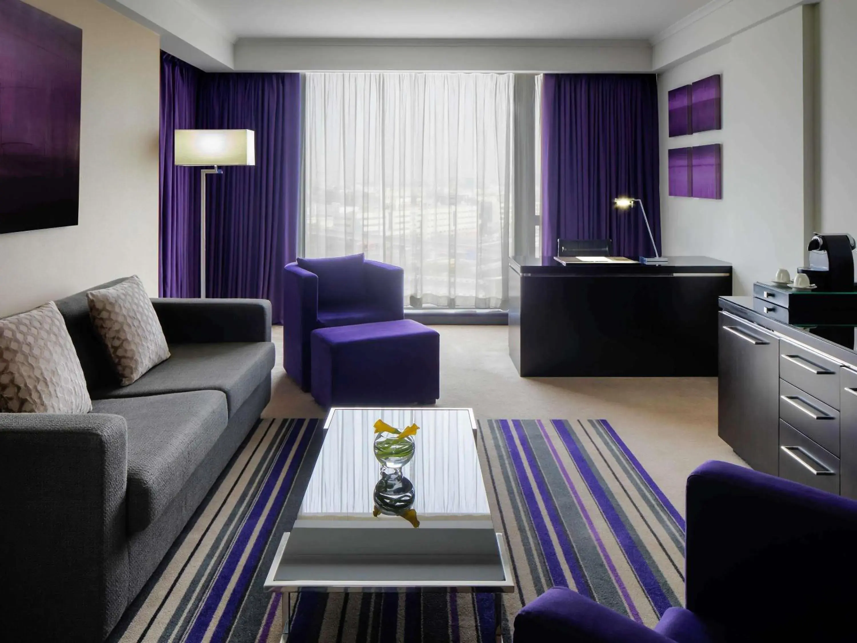 Bedroom in Pullman Dubai Creek City Centre Bedroom in Pullman Dubai Creek City Centre