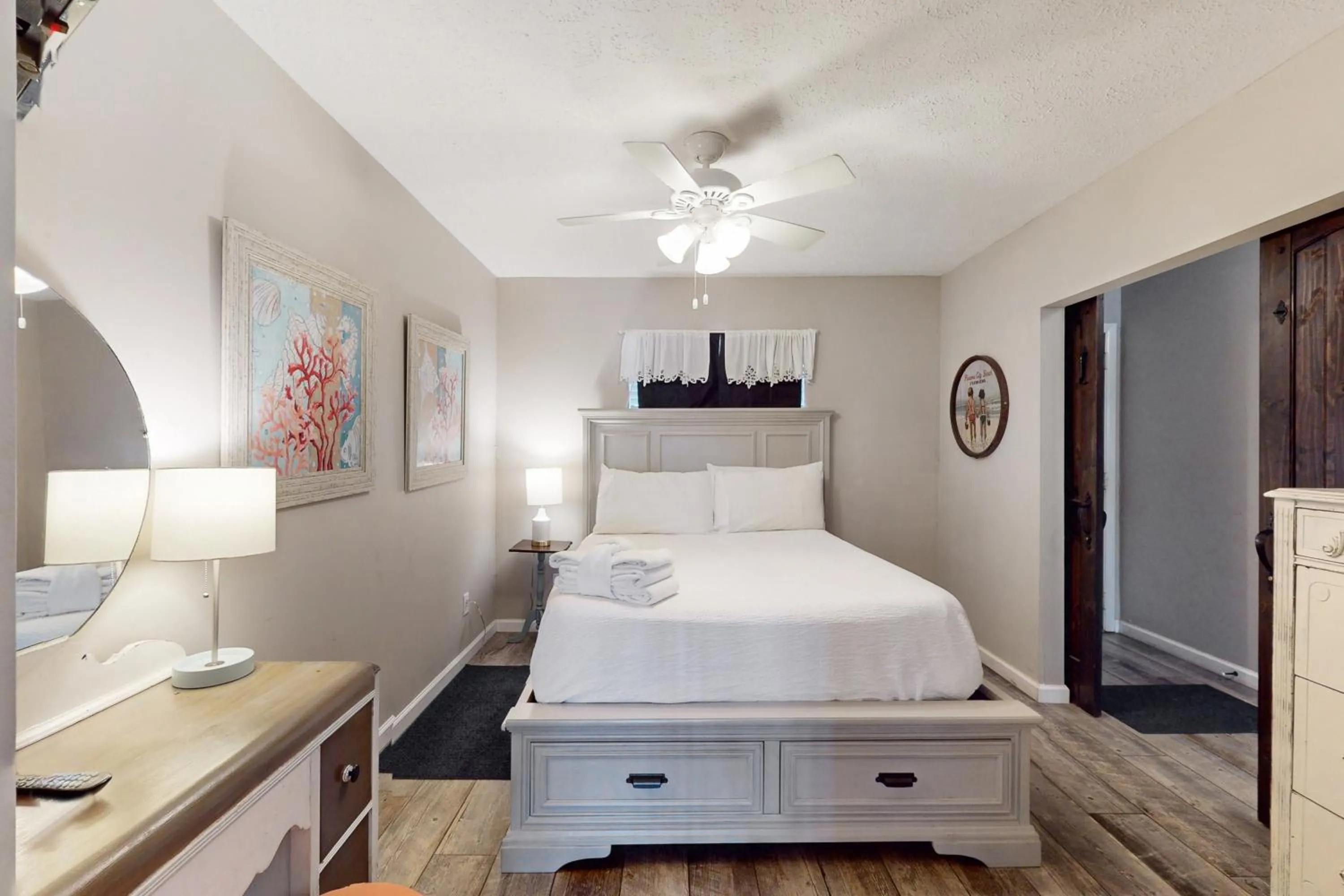 Bed in Polynesian Village - Unit 222