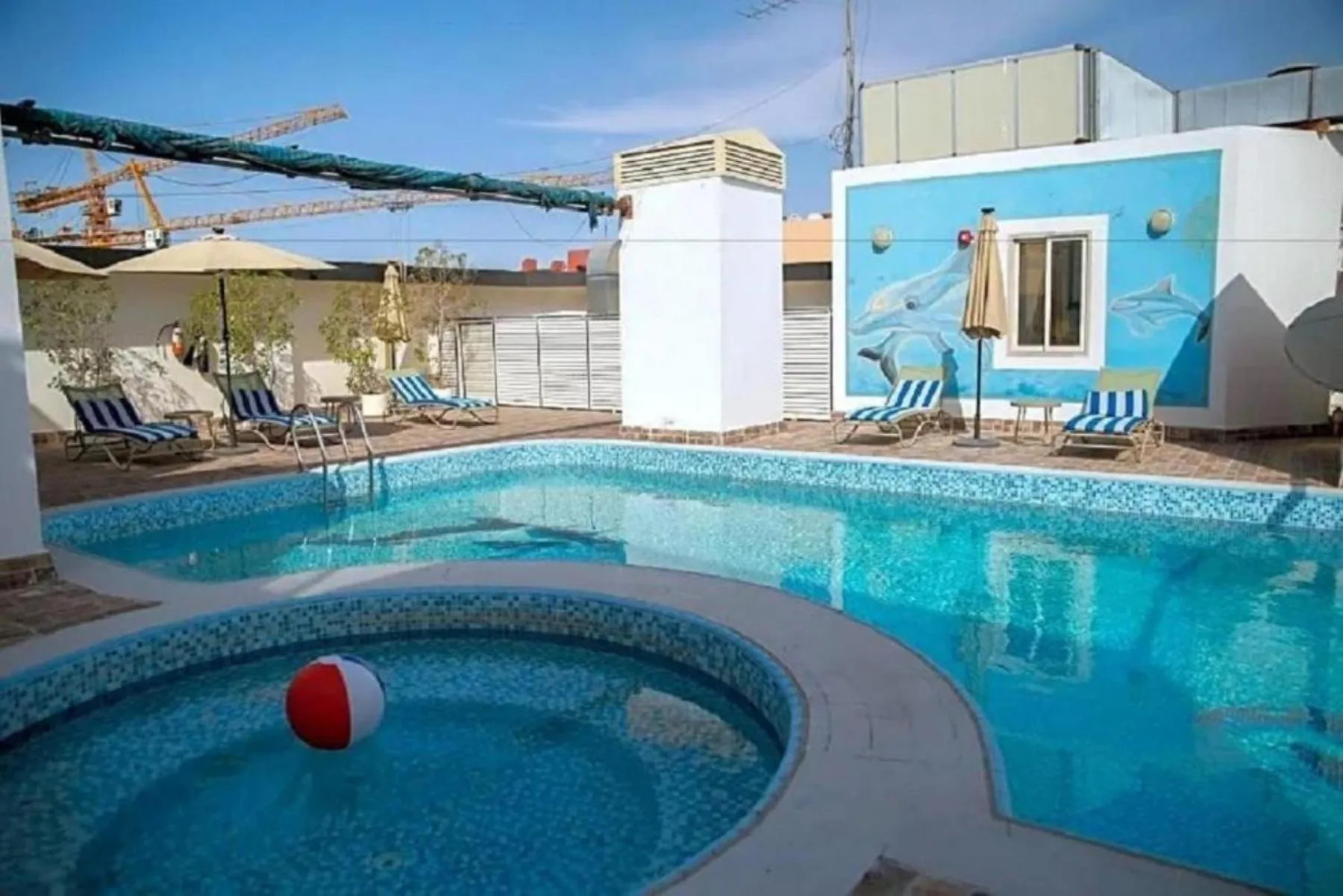 Property building in Versailles by Vieras Hotel