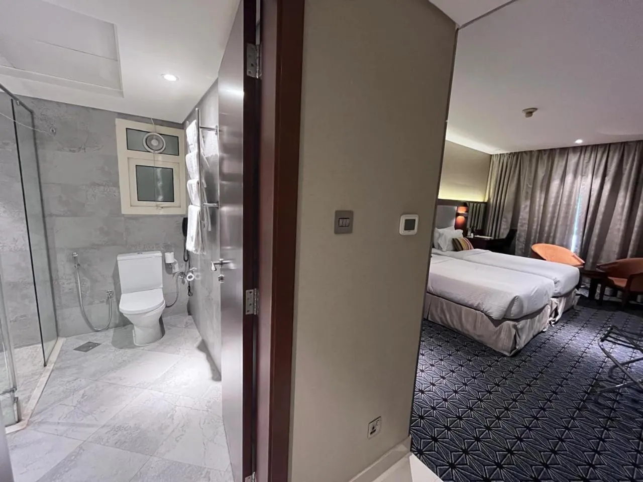 Shower, Bed in Versailles by Vieras Hotel