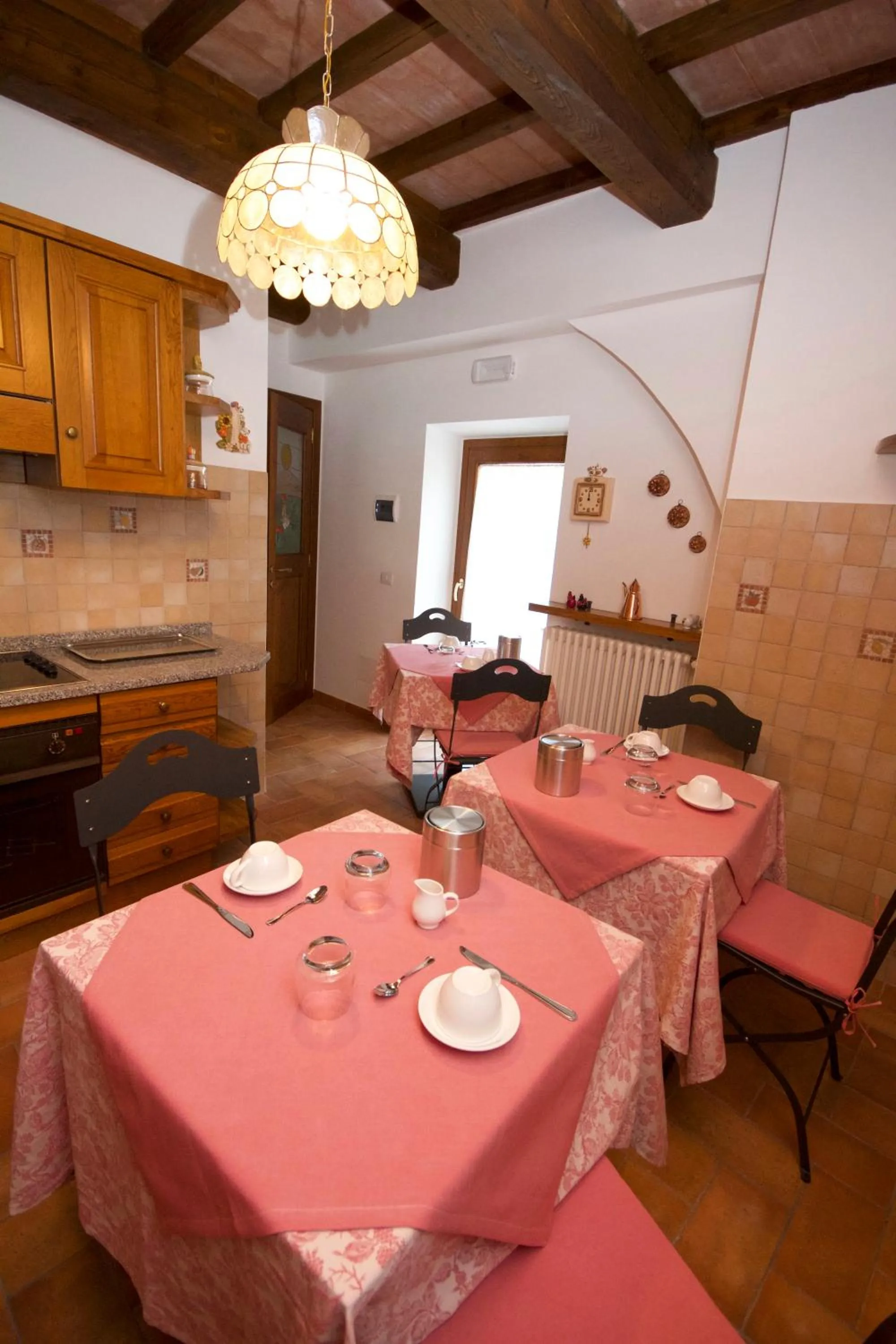 Communal kitchen in Il Gallo Nero