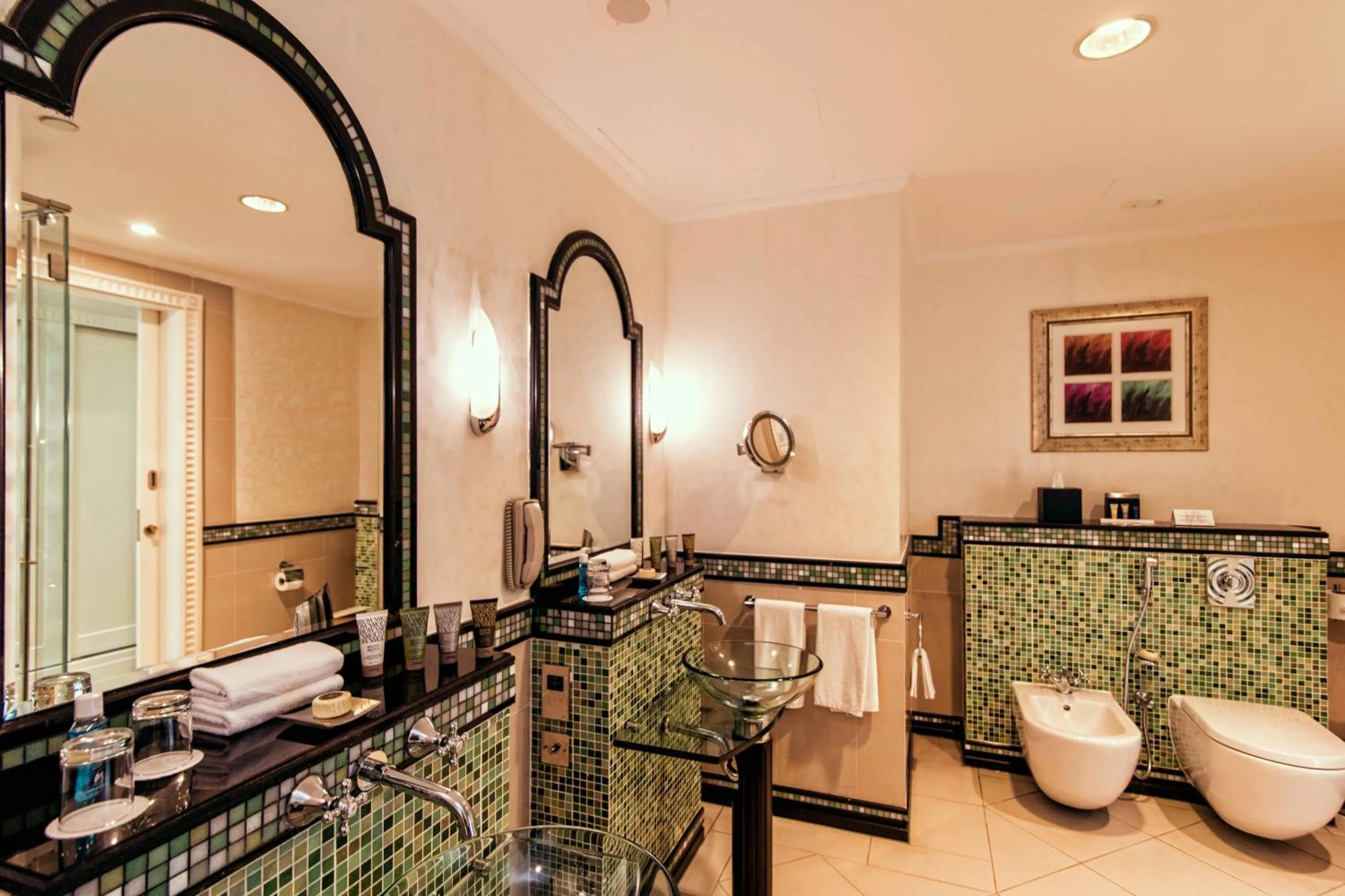 Bathroom in Al Habtoor Grand Resort, Autograph Collection