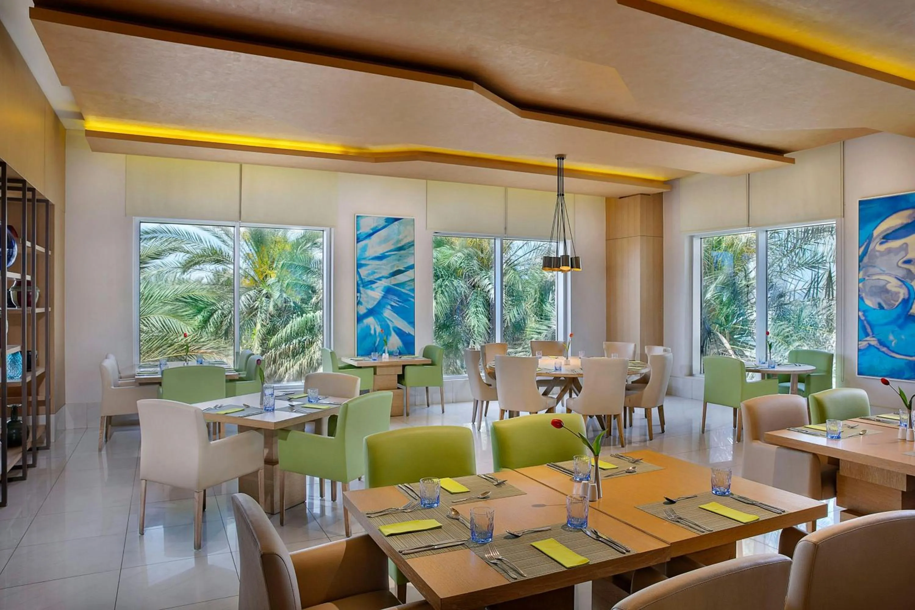 Restaurant/places to eat in Al Habtoor Grand Resort, Autograph Collection