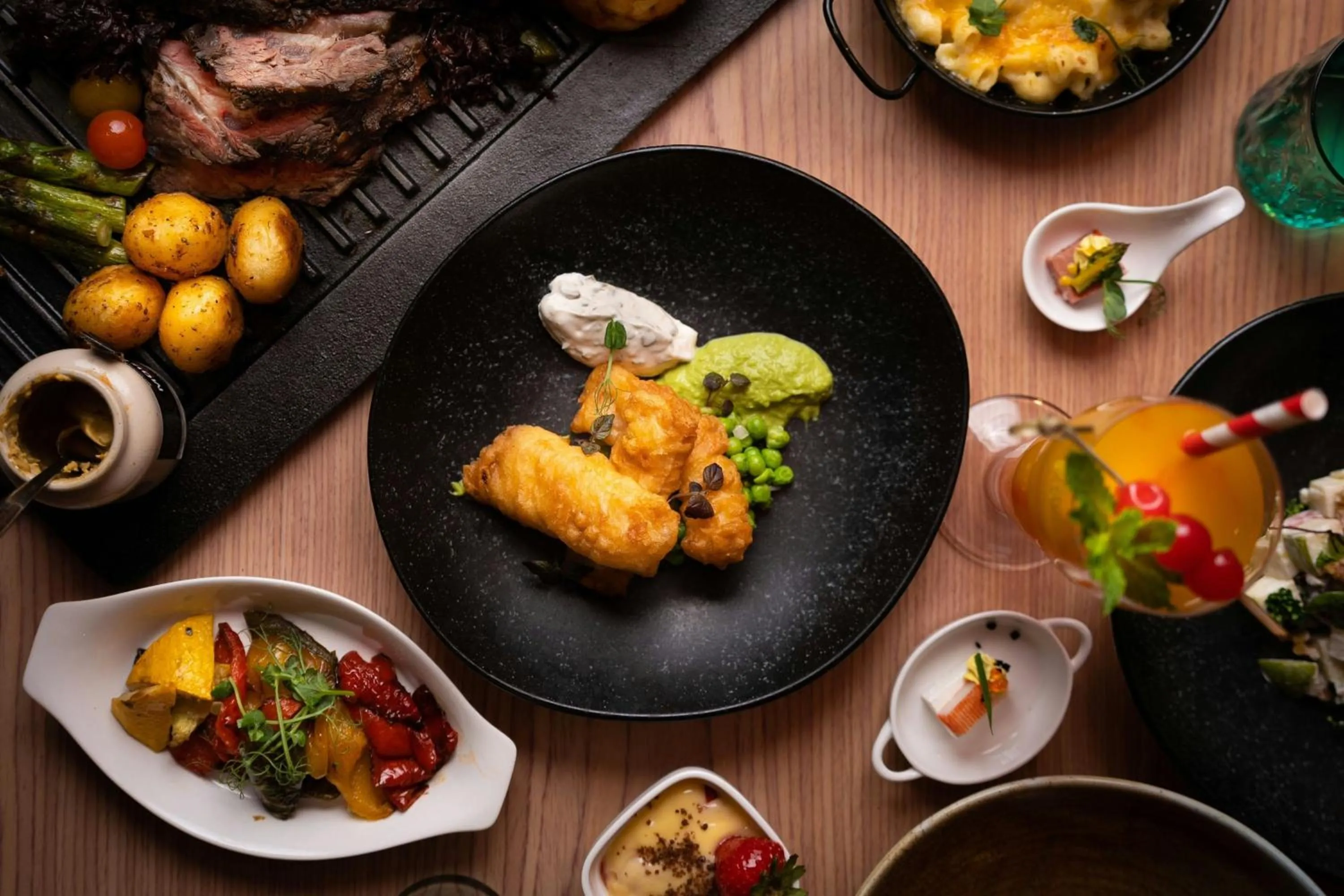 Restaurant/places to eat in Al Habtoor Grand Resort, Autograph Collection