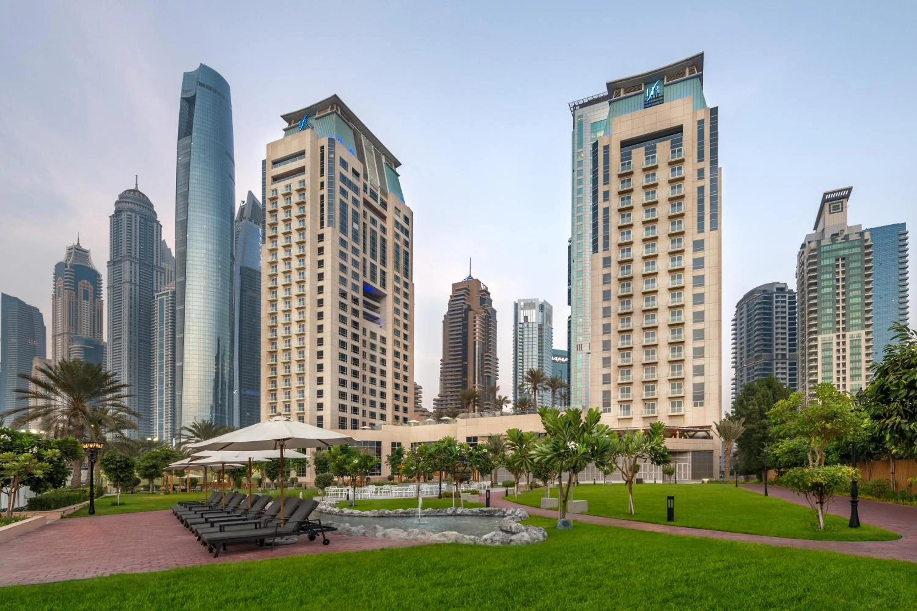 Property building in Al Habtoor Grand Resort, Autograph Collection