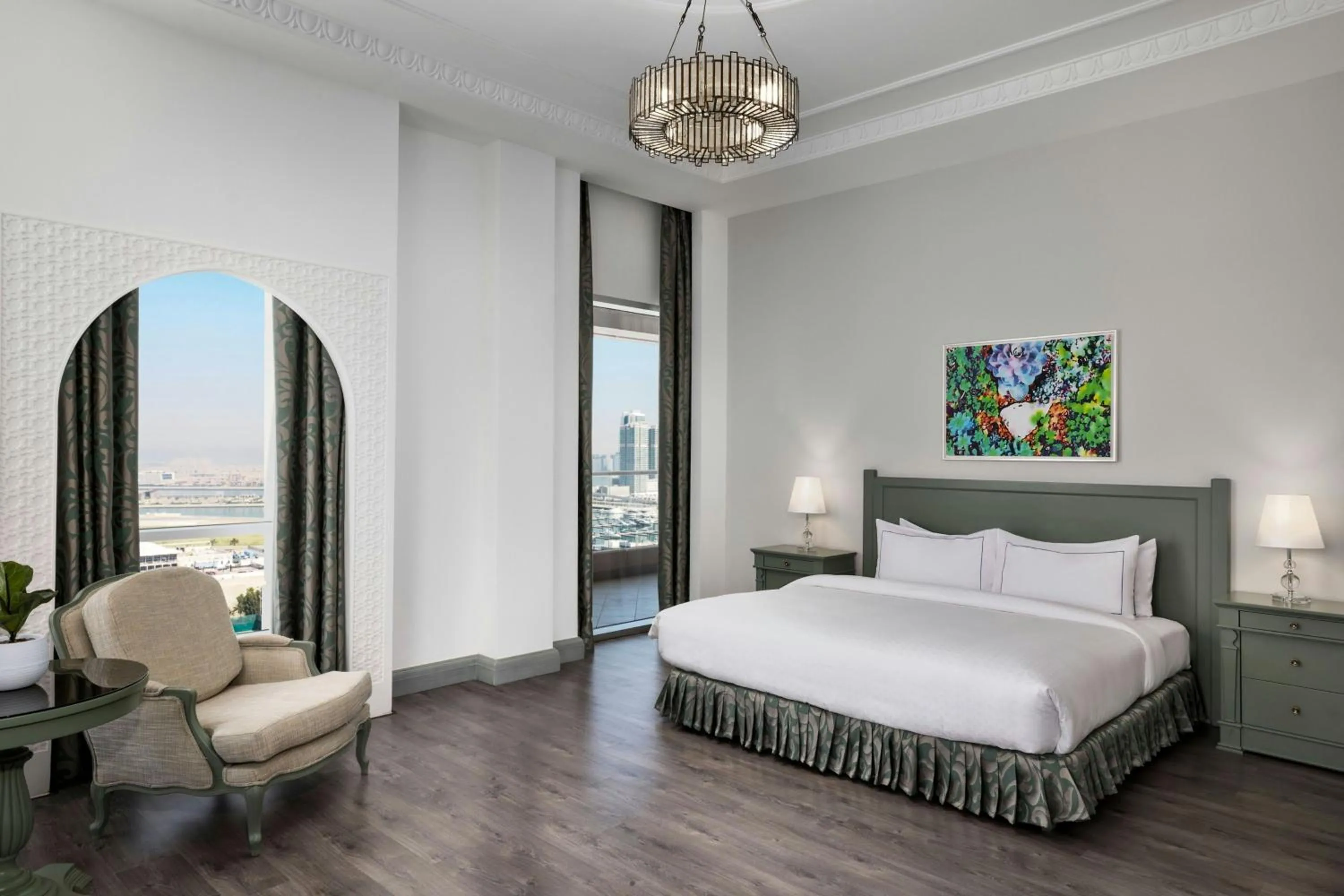 Bedroom, Bed in Al Habtoor Grand Resort, Autograph Collection