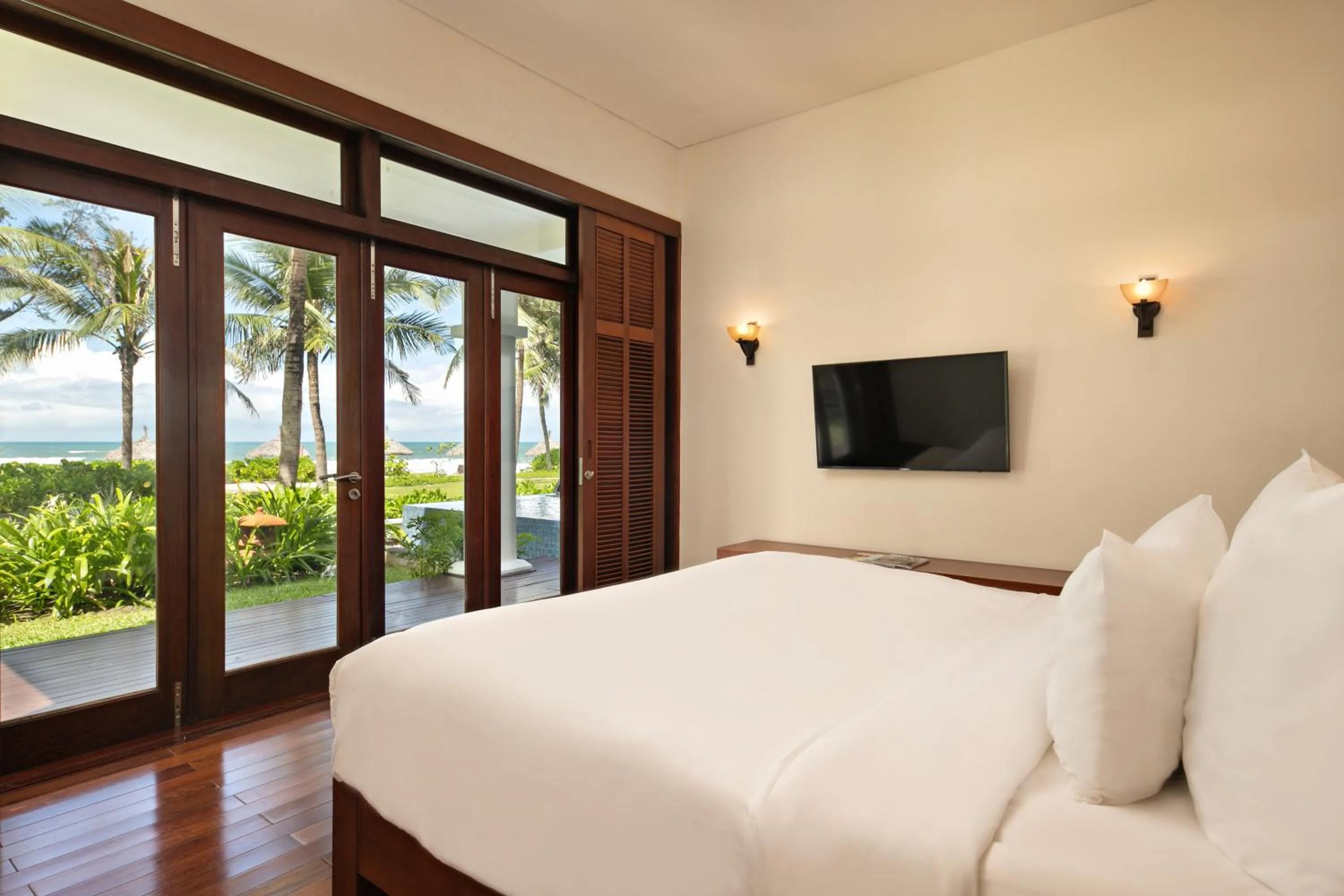 Bed in Abogo Resort Villas Luxury Da Nang