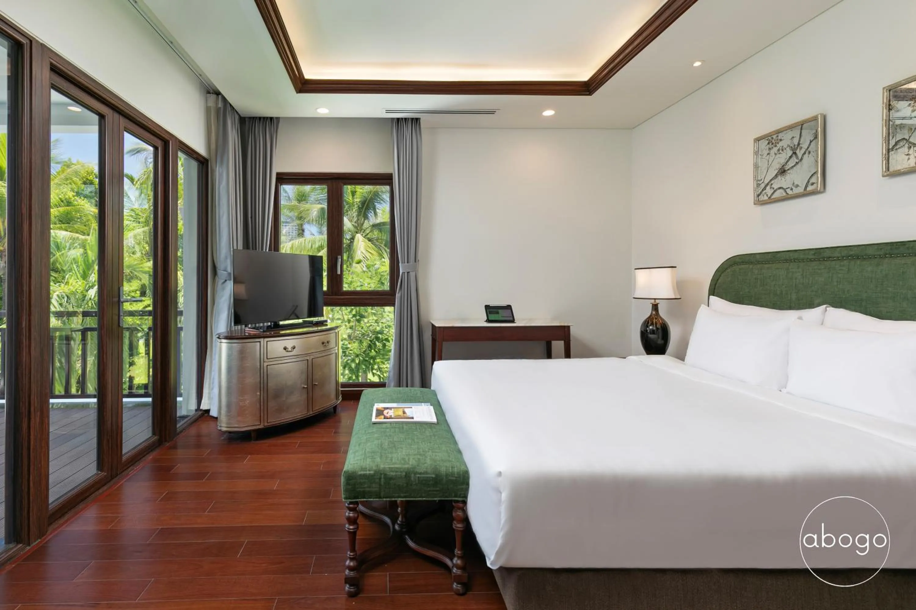 Bed in Abogo Resort Villas Luxury Da Nang