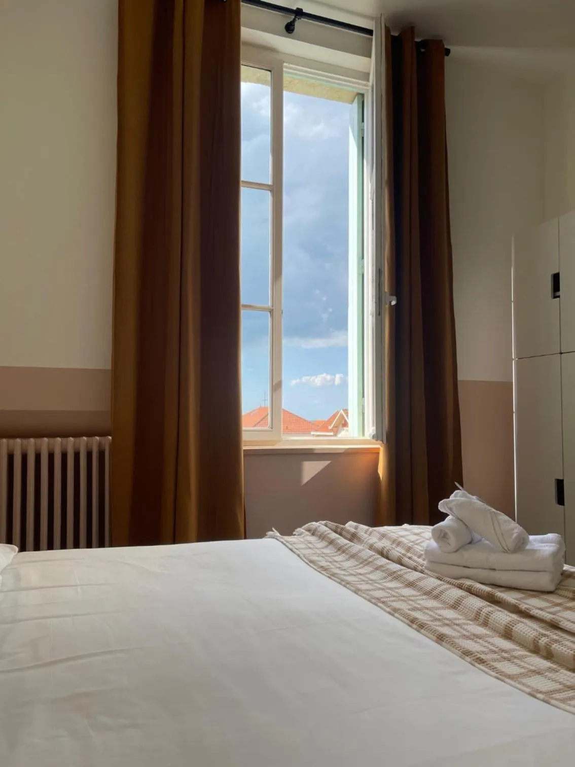 Bedroom in Hôtel Michelet Plage