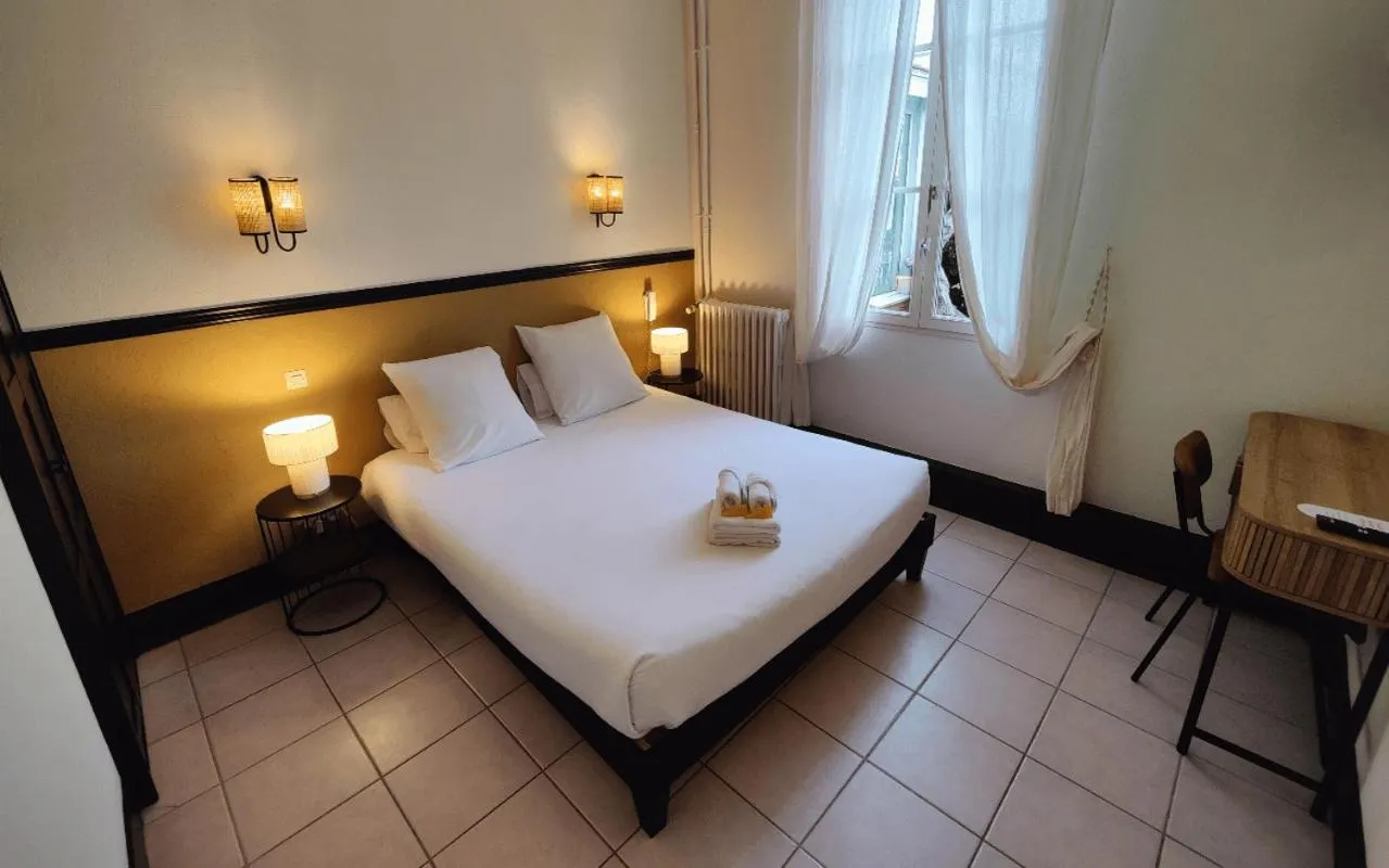 Photo of the whole room in Hôtel Michelet Plage