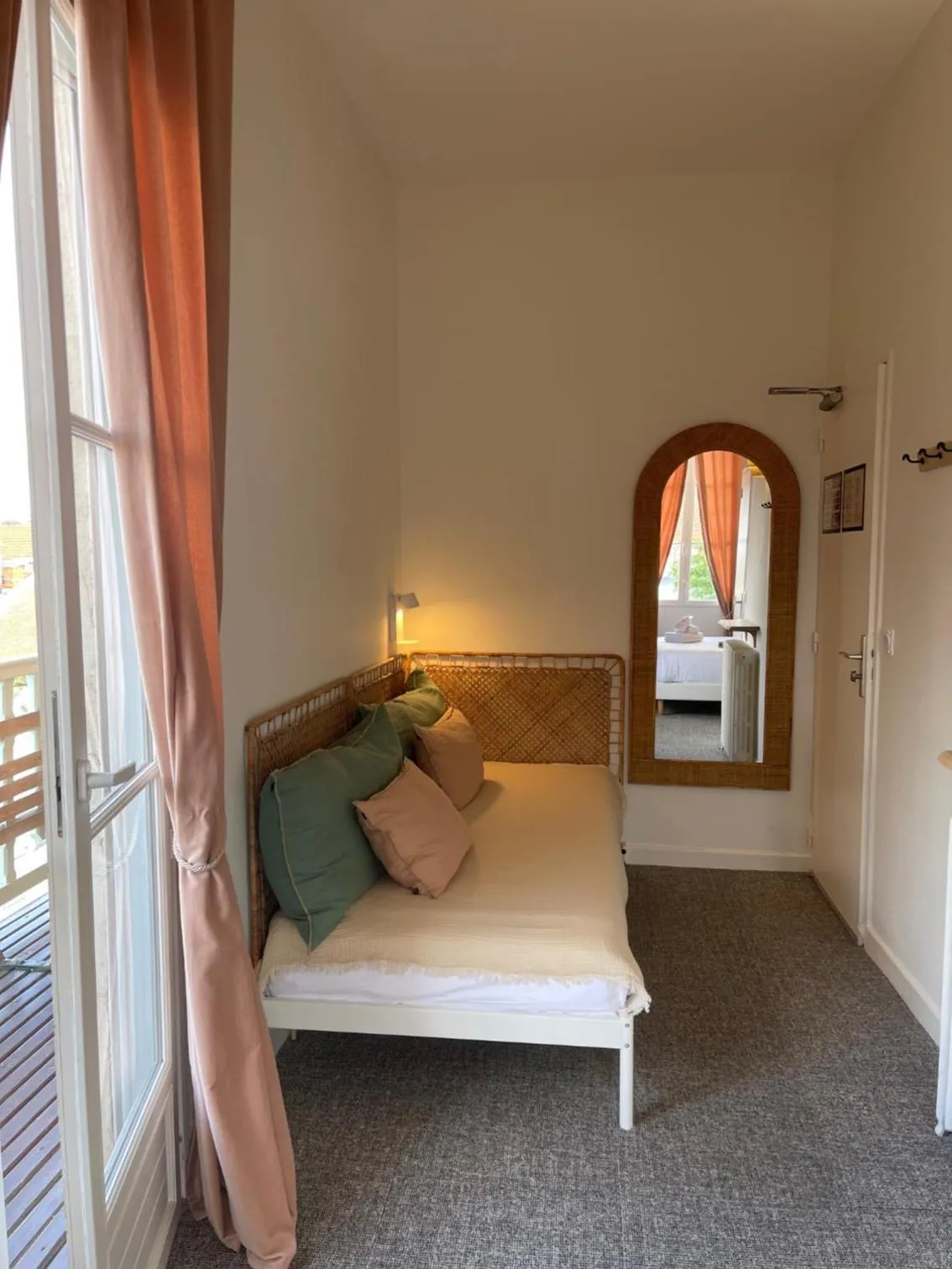 Photo of the whole room in Hôtel Michelet Plage