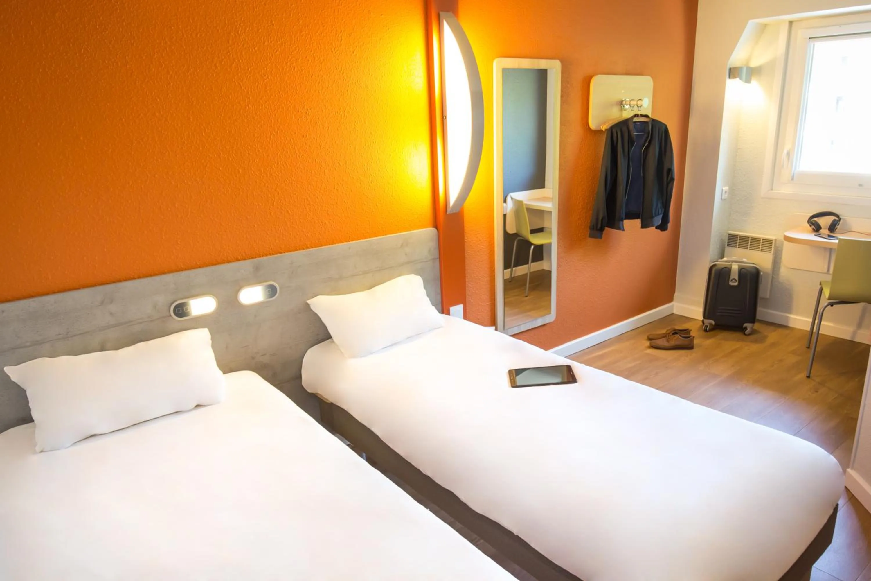 Bedroom, Bed in ibis budget Vienne Sud