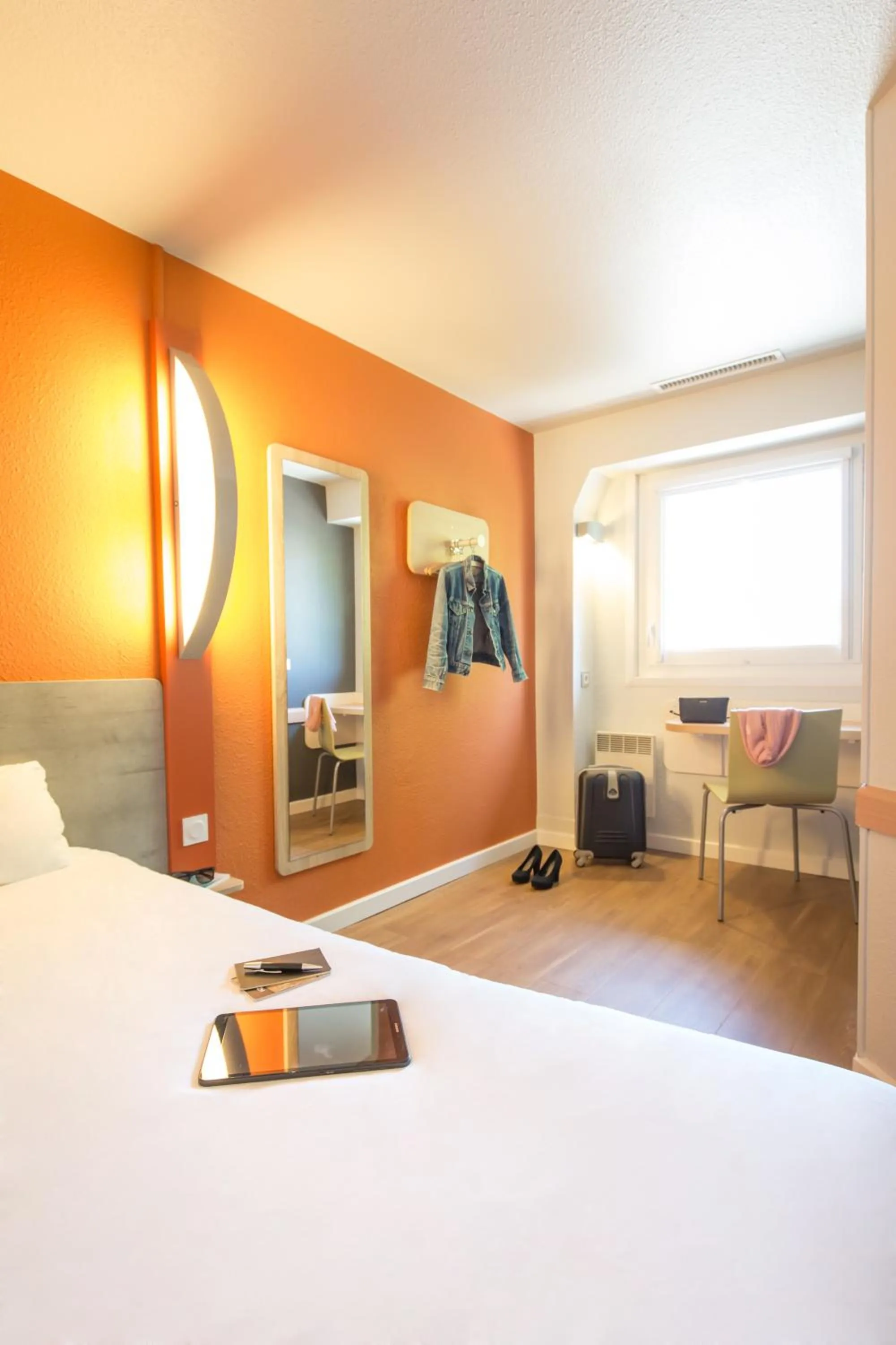 Bedroom, Bed in ibis budget Vienne Sud