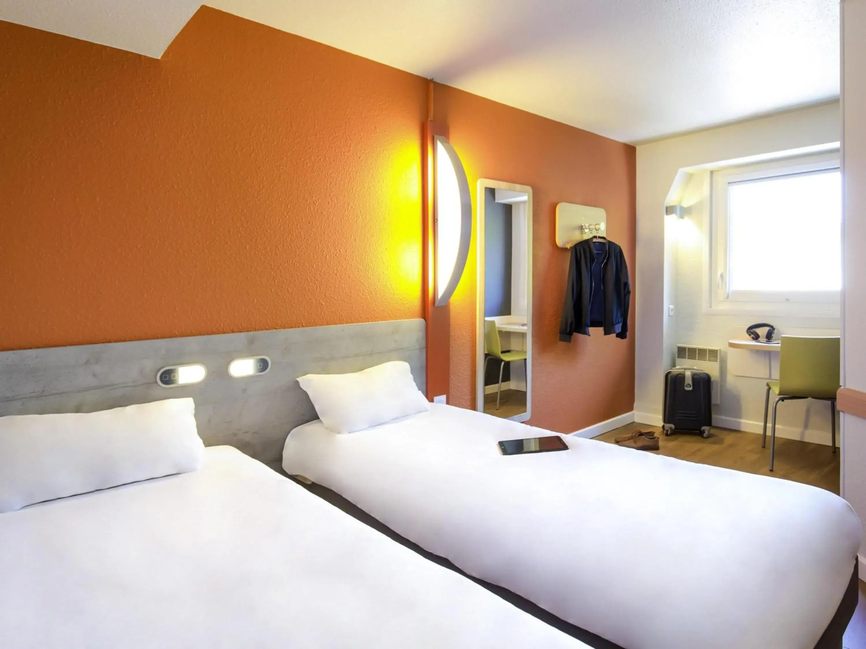 Bedroom, Bed in ibis budget Vienne Sud Bedroom, Bed in ibis budget Vienne Sud