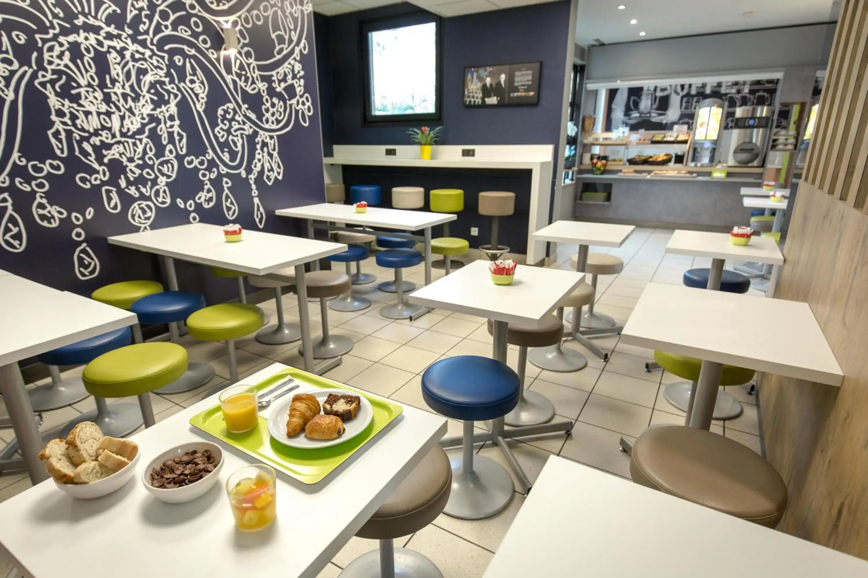Buffet breakfast in ibis budget Vienne Sud Buffet breakfast in ibis budget Vienne Sud