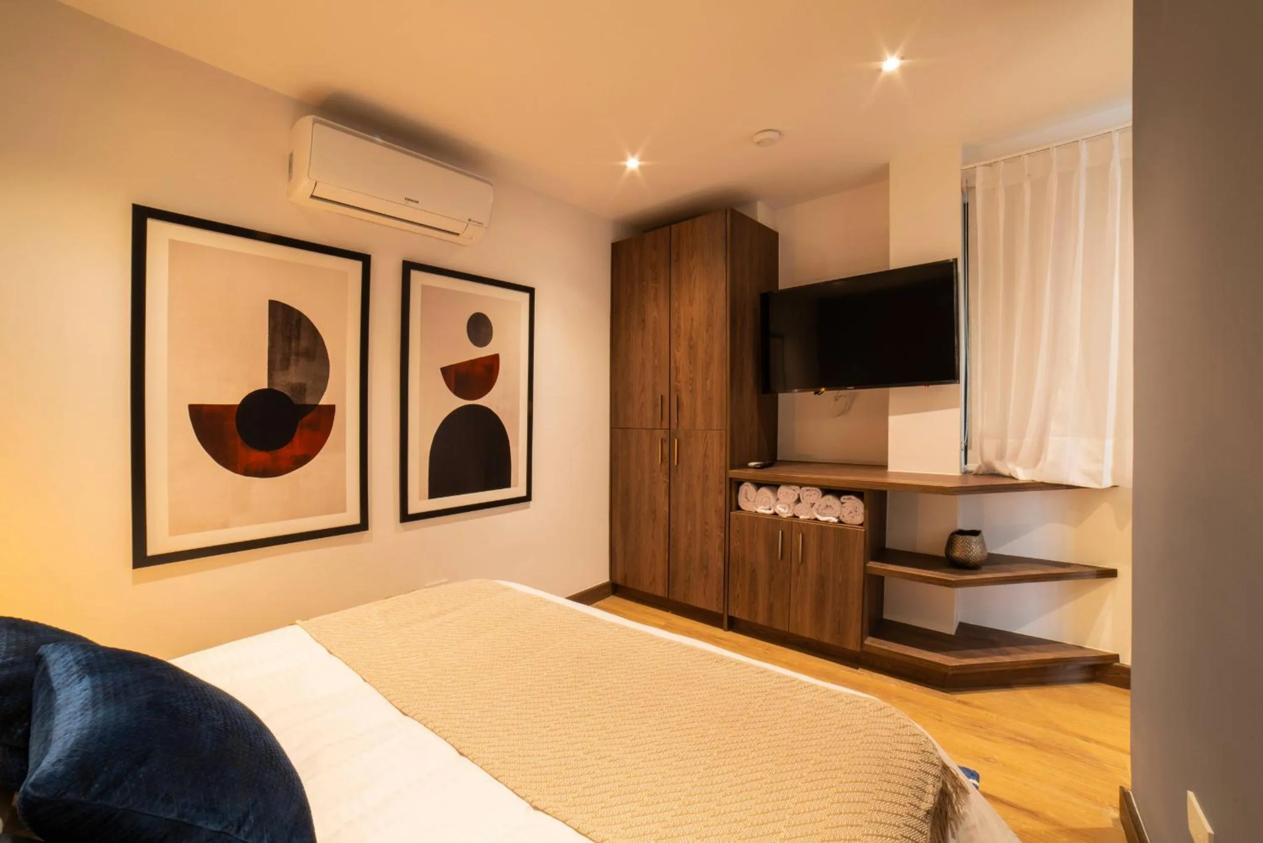 Other, Bed in Cali River Suites by Yellowkey Capital