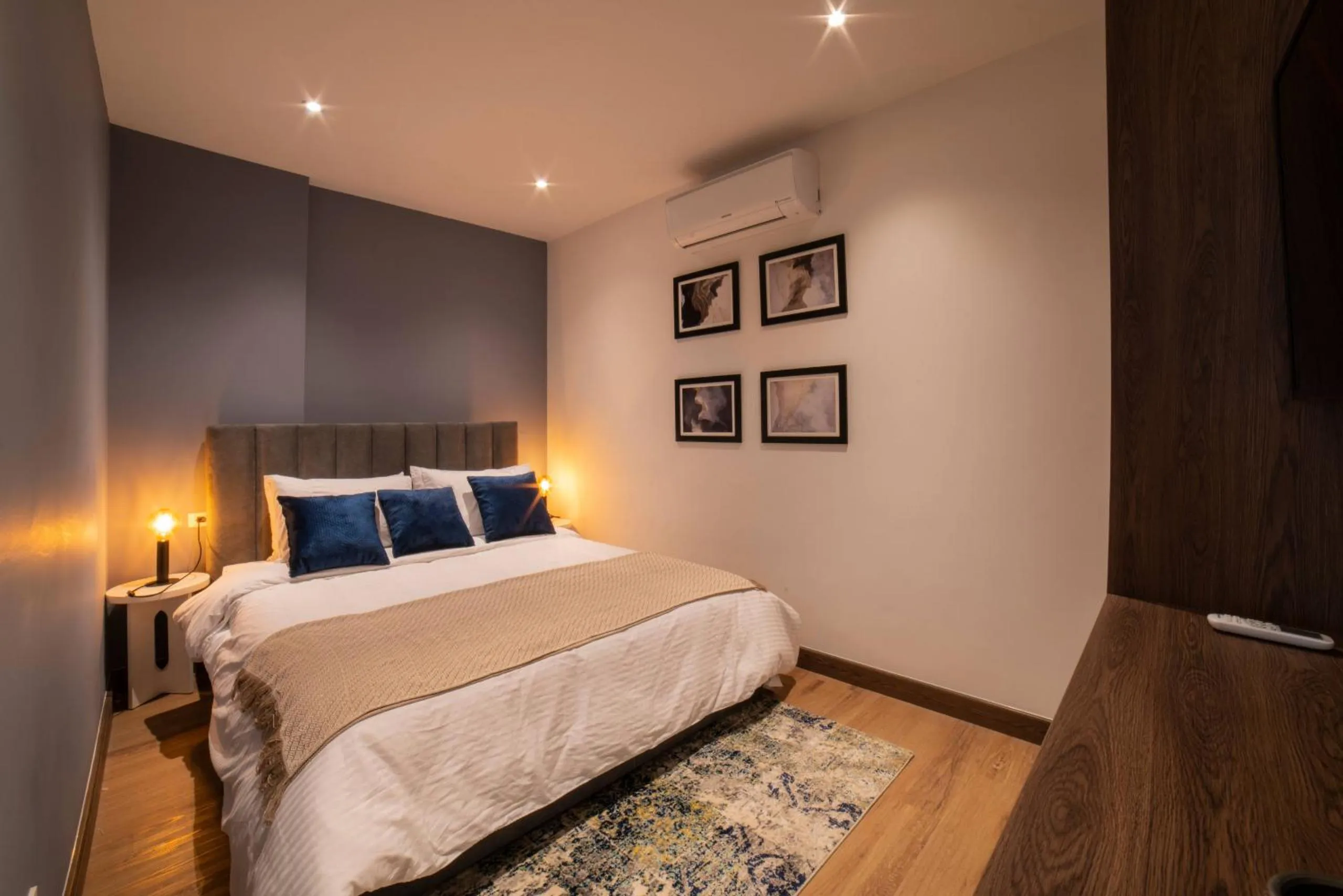 Bathroom, Bed in Cali River Suites by Yellowkey Capital