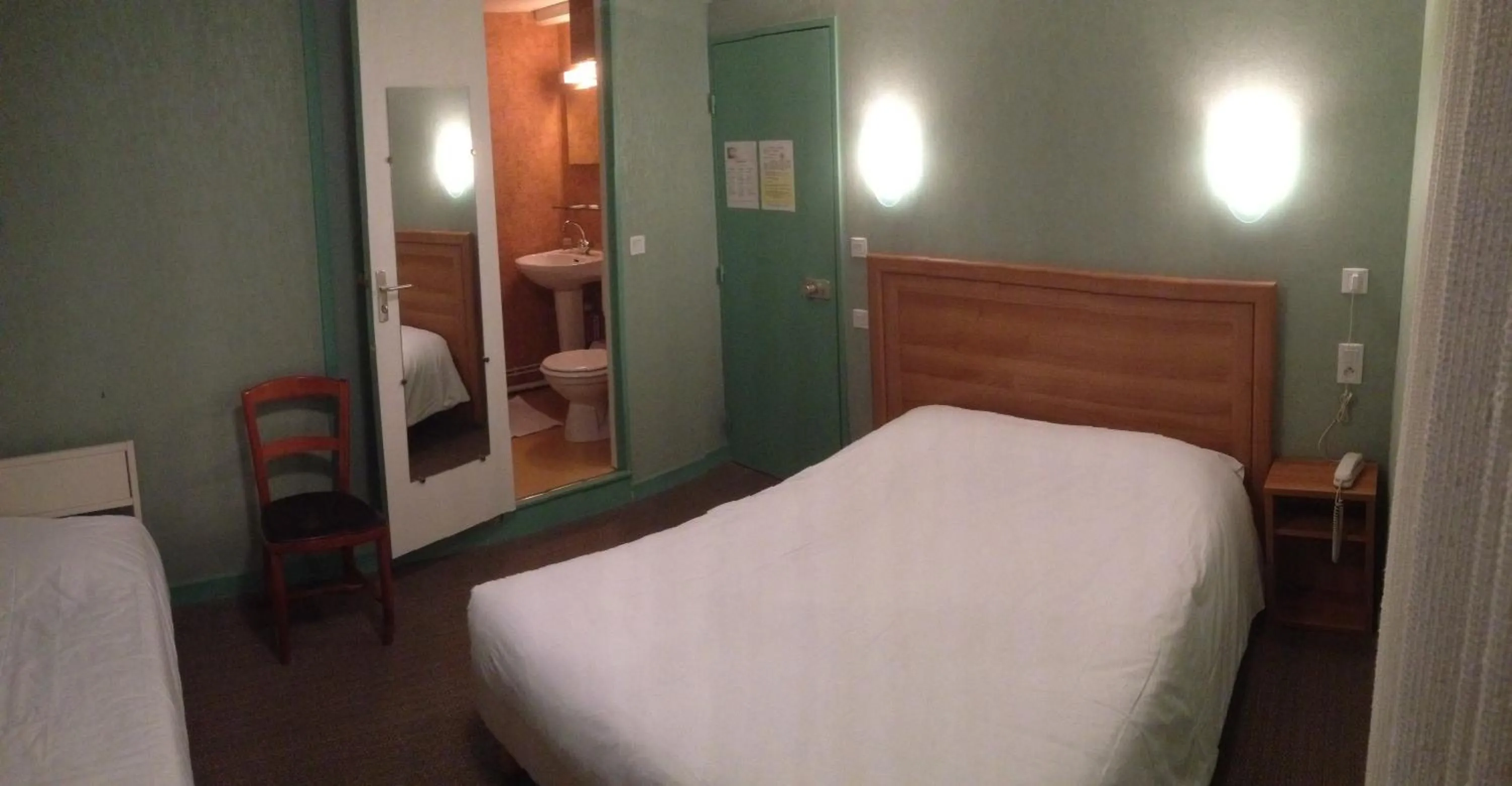 Bedroom, Bed in Hotel De L'Abbaye