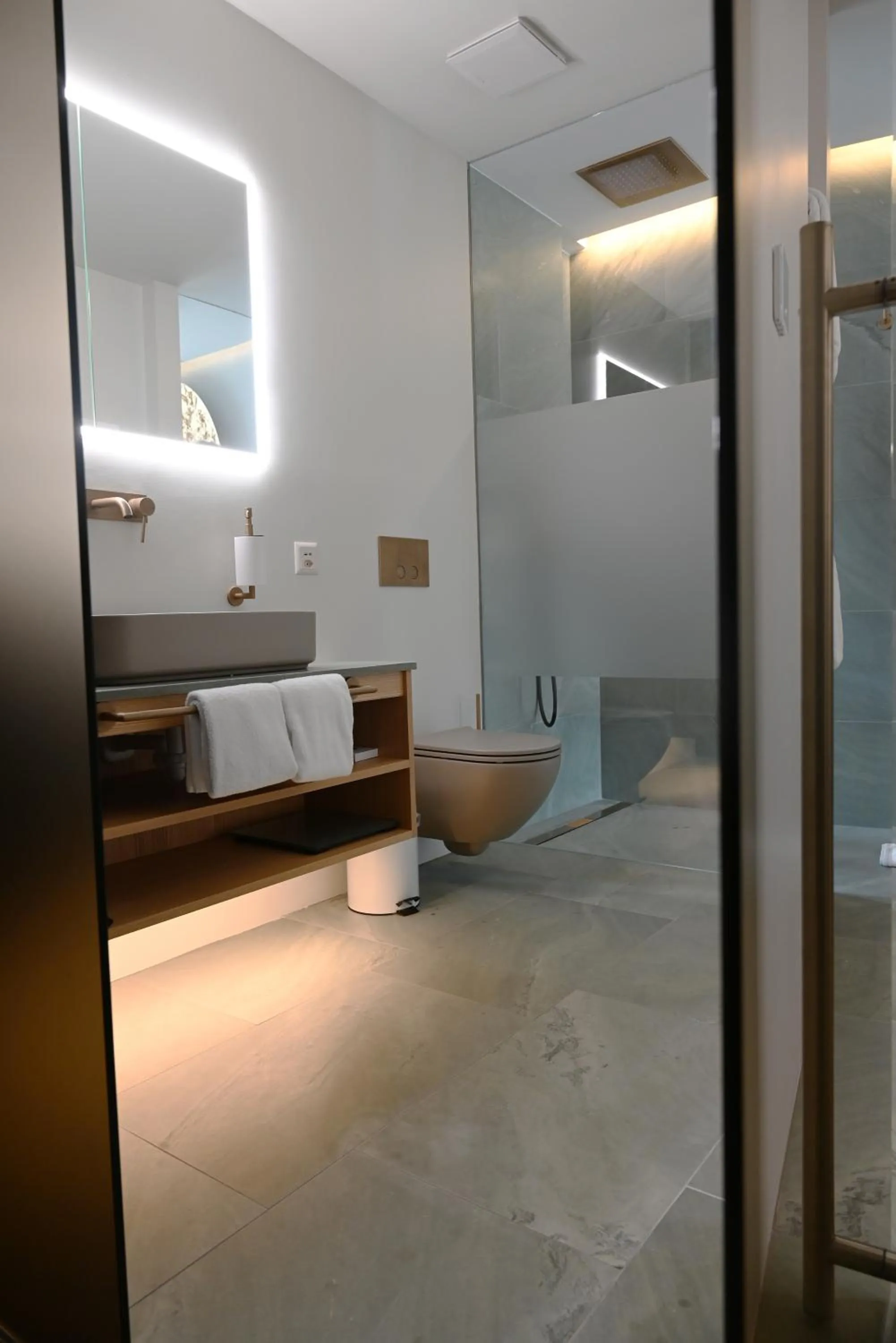 Shower, Bed in Boutique Hotel La Rocca