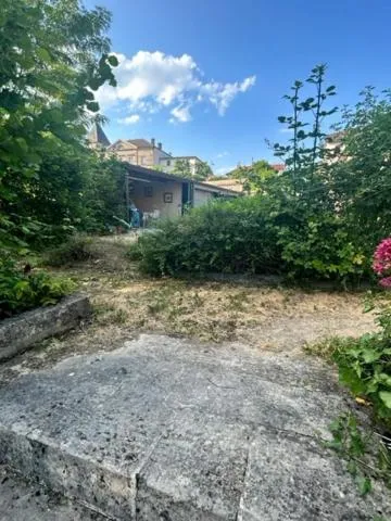 Garden view in Chambres d'hôtes dans une maison de caractère