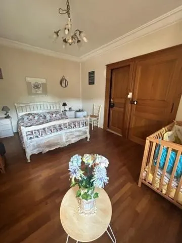 Photo of the whole room, Bed in Chambres d'hôtes dans une maison de caractère