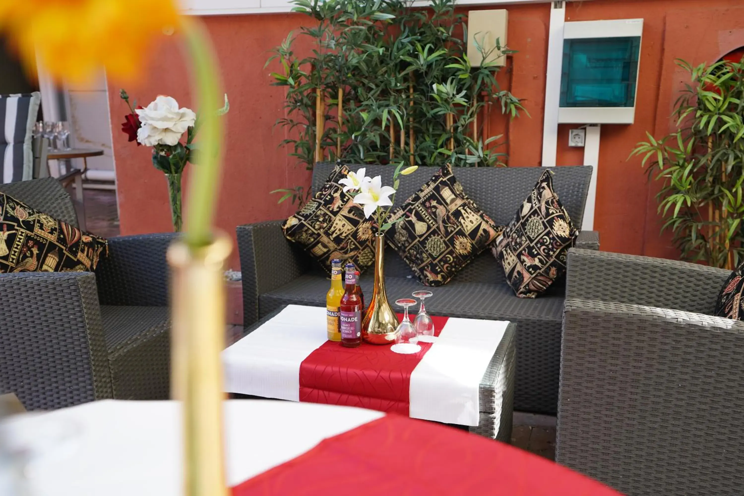 Garden, Restaurant/Places to Eat in Hotel Villa Oriental & Restaurant                                               