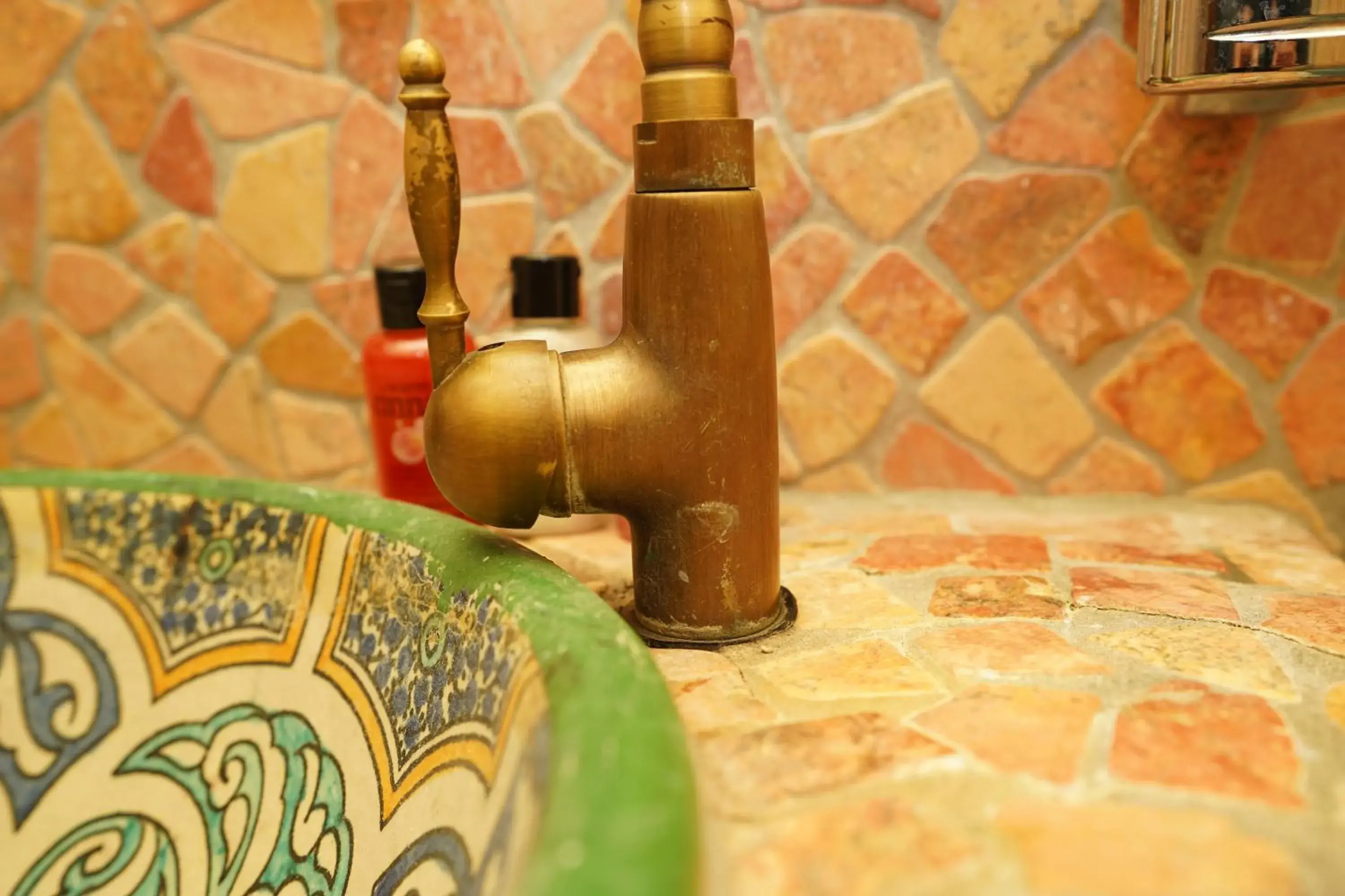 Bathroom in Hotel Villa Oriental & Restaurant                                               