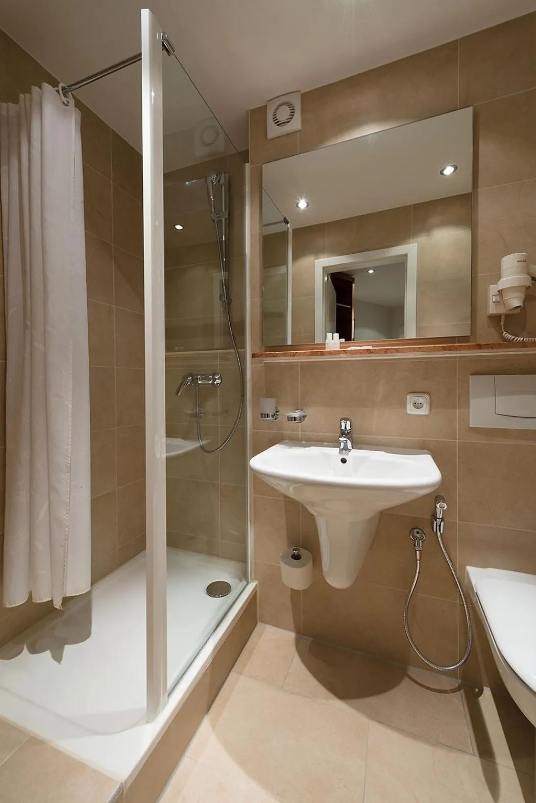 Bathroom in Central Hotel-Apart München