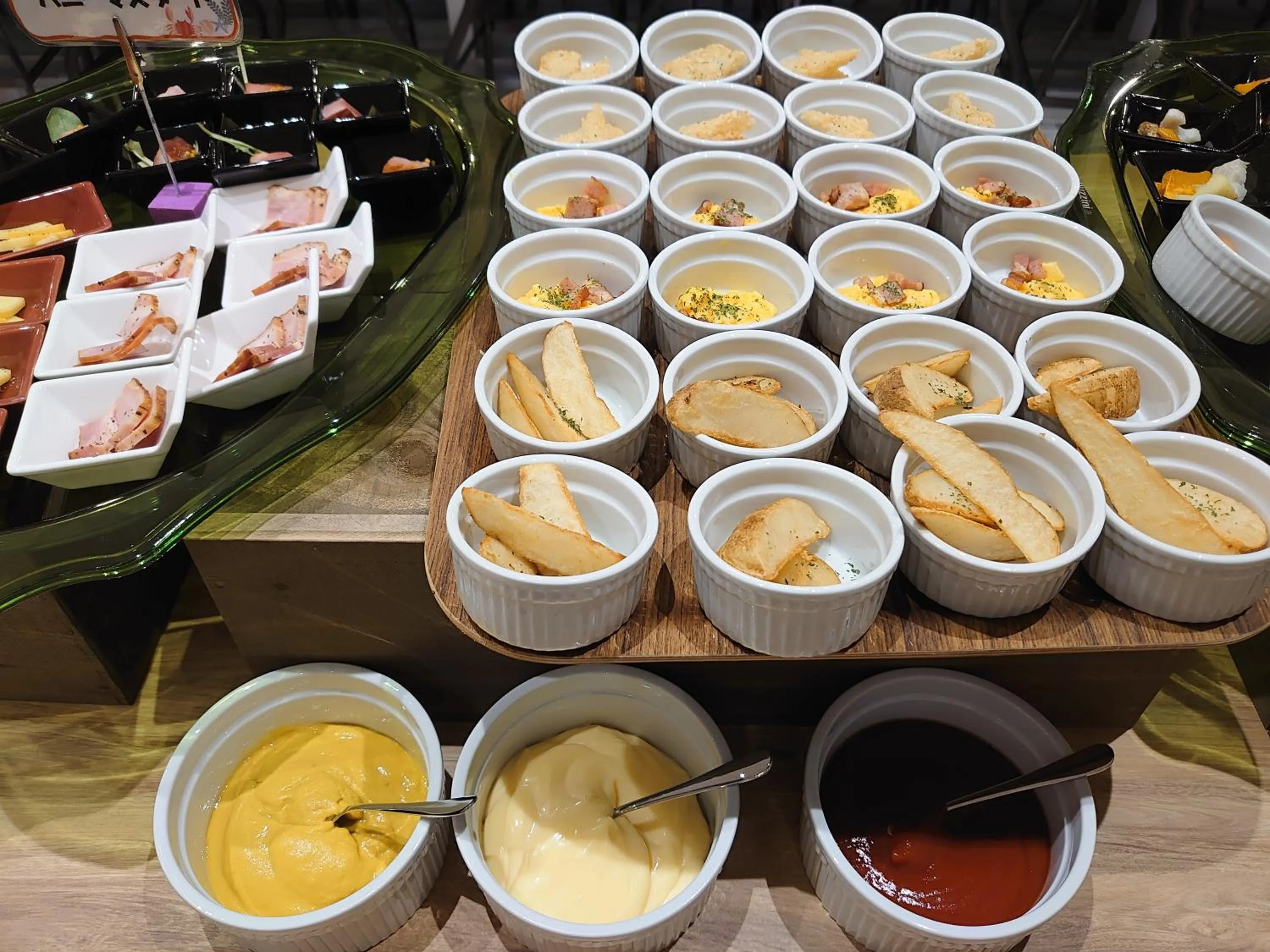 Buffet breakfast in Green Rich Hotel Miyazaki Tachibandori 2 (Artificial hot spring Futamata Yunohana)