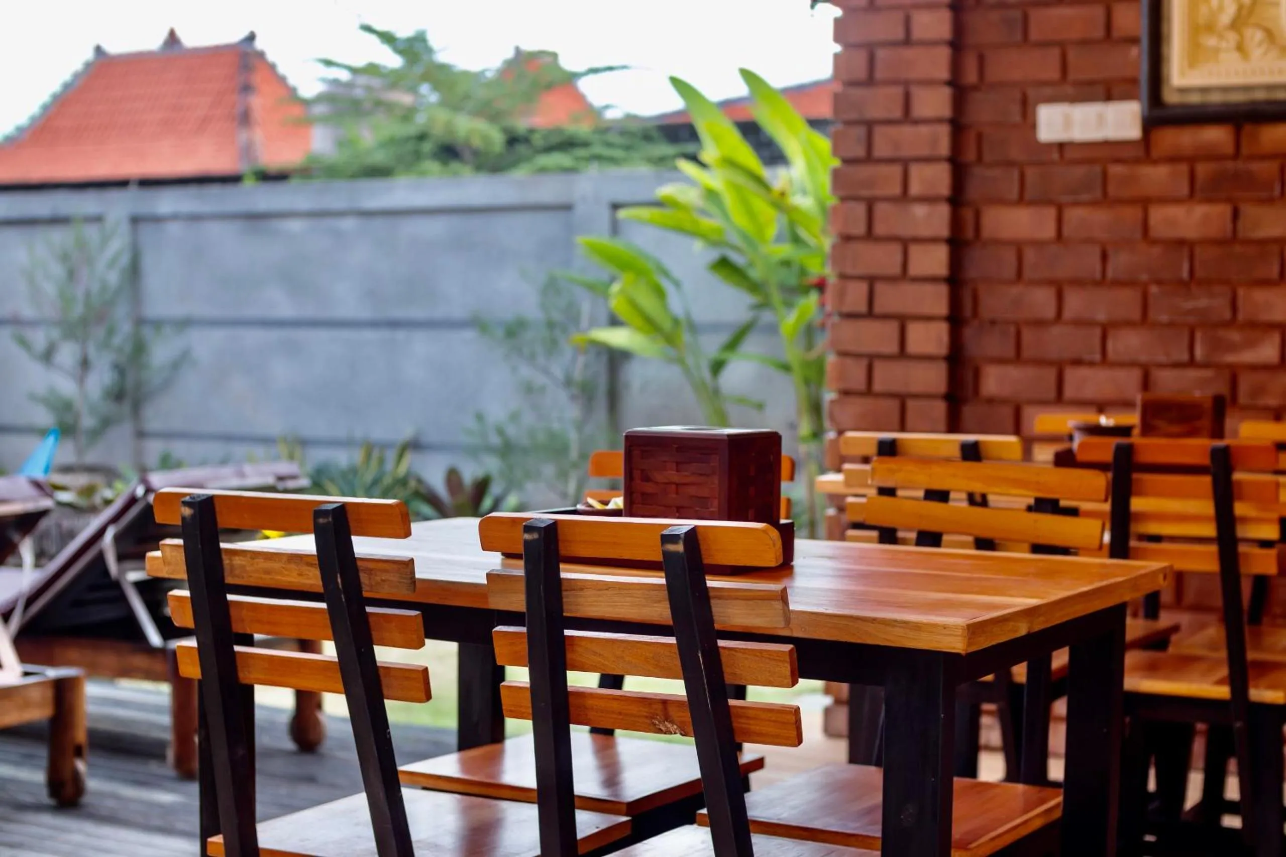 Restaurant/places to eat in La Sari Village