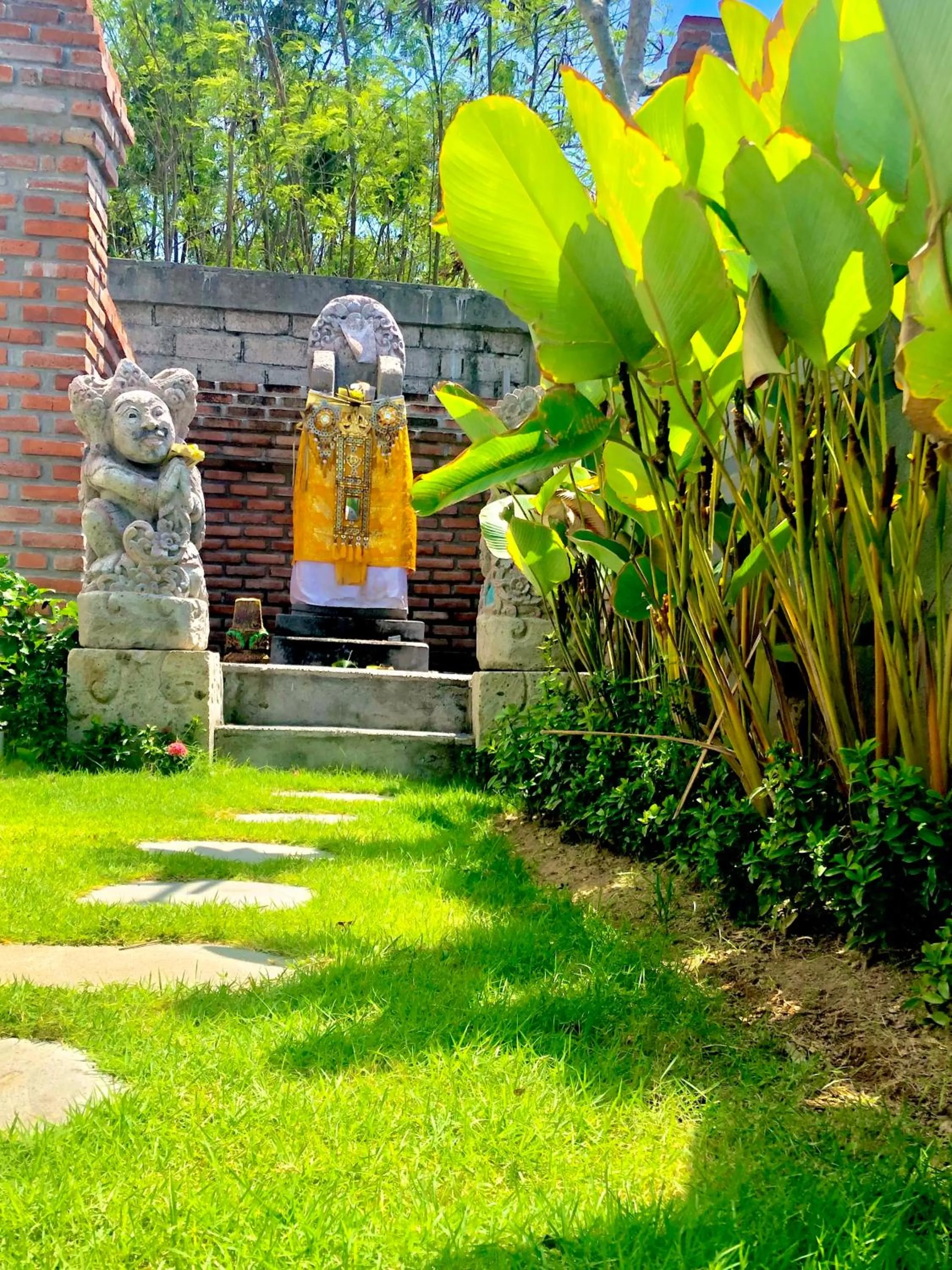 Garden in La Sari Village