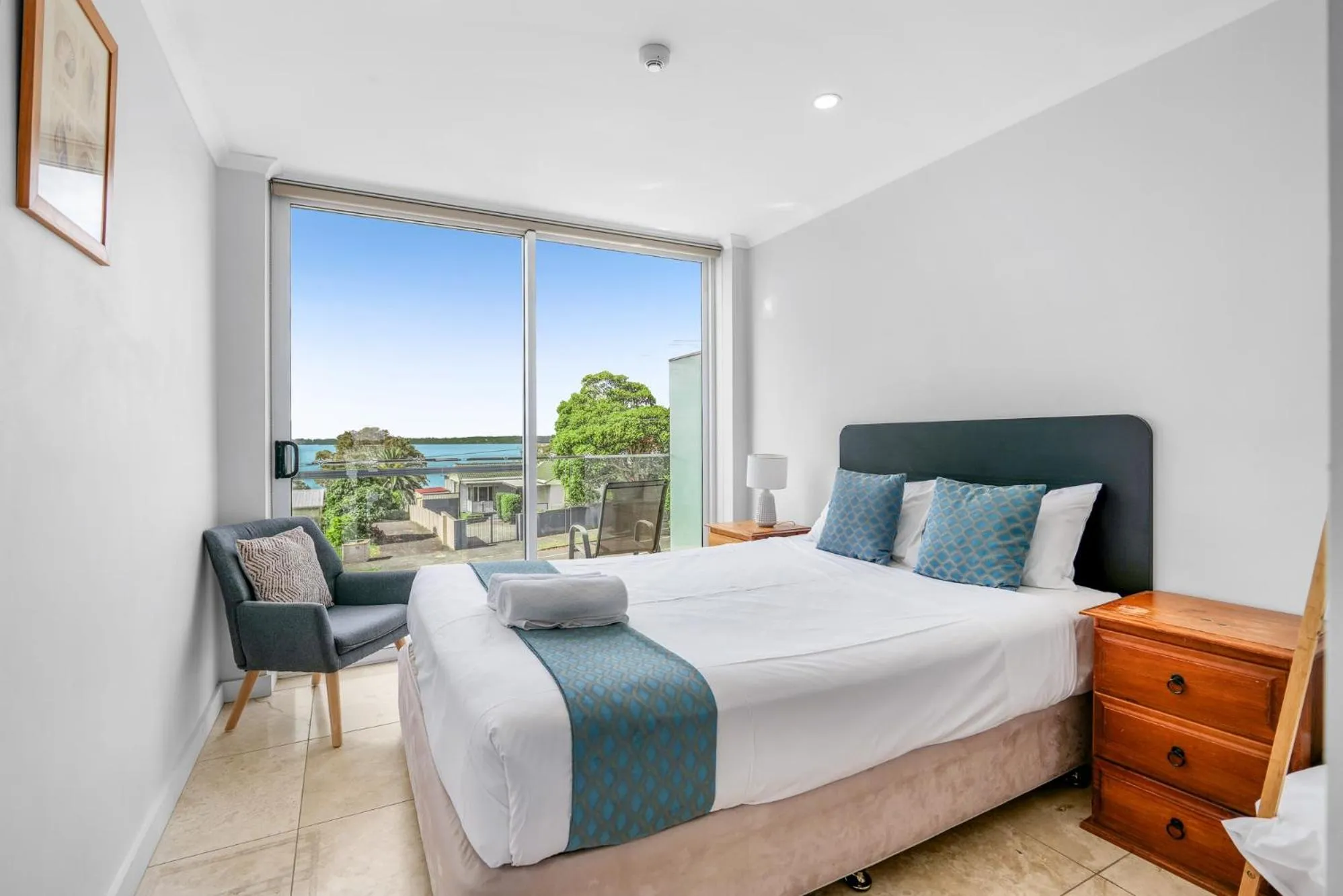 View (from property/room), Bed in Lakes Resort Toukley