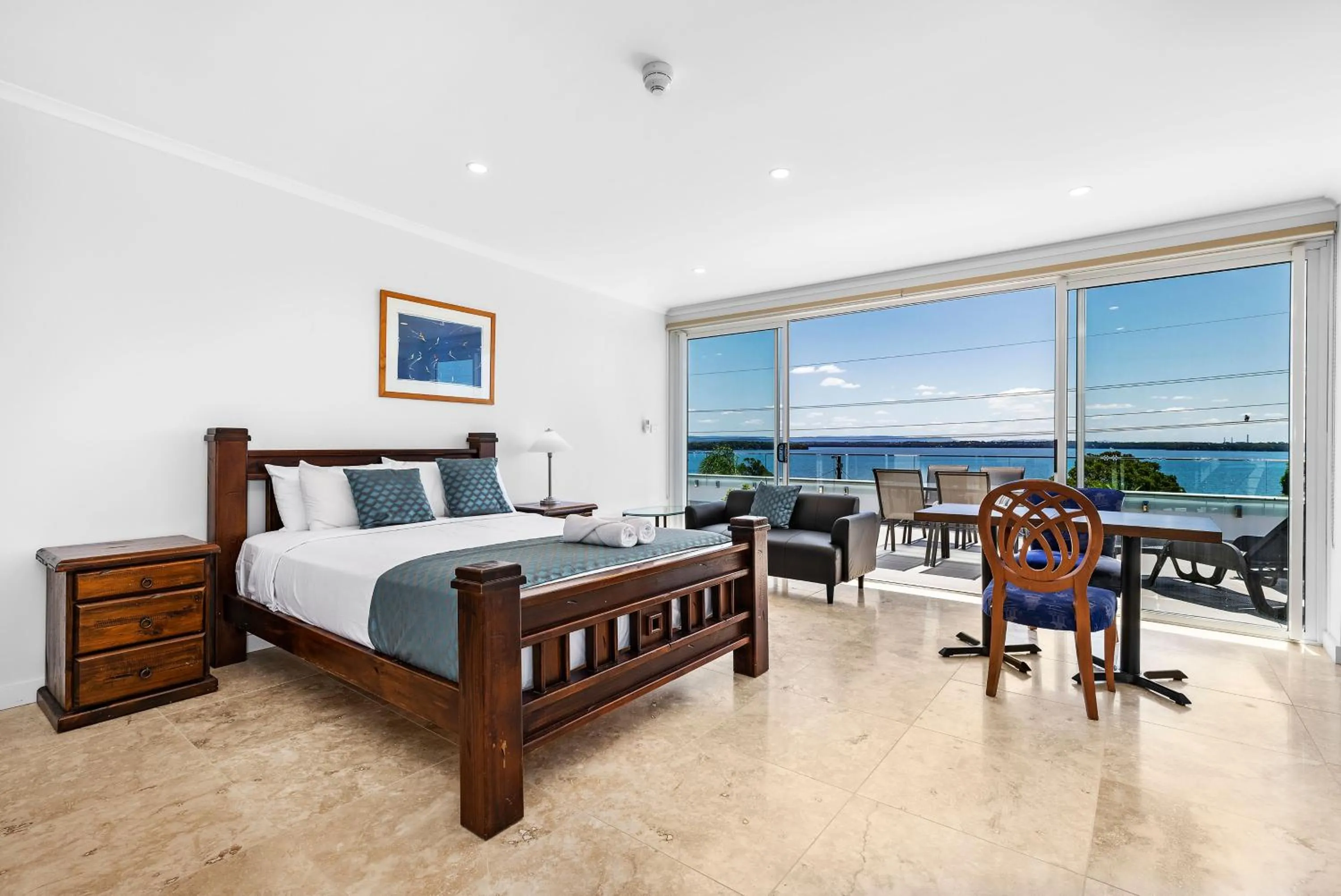 Bed in Lakes Resort Toukley