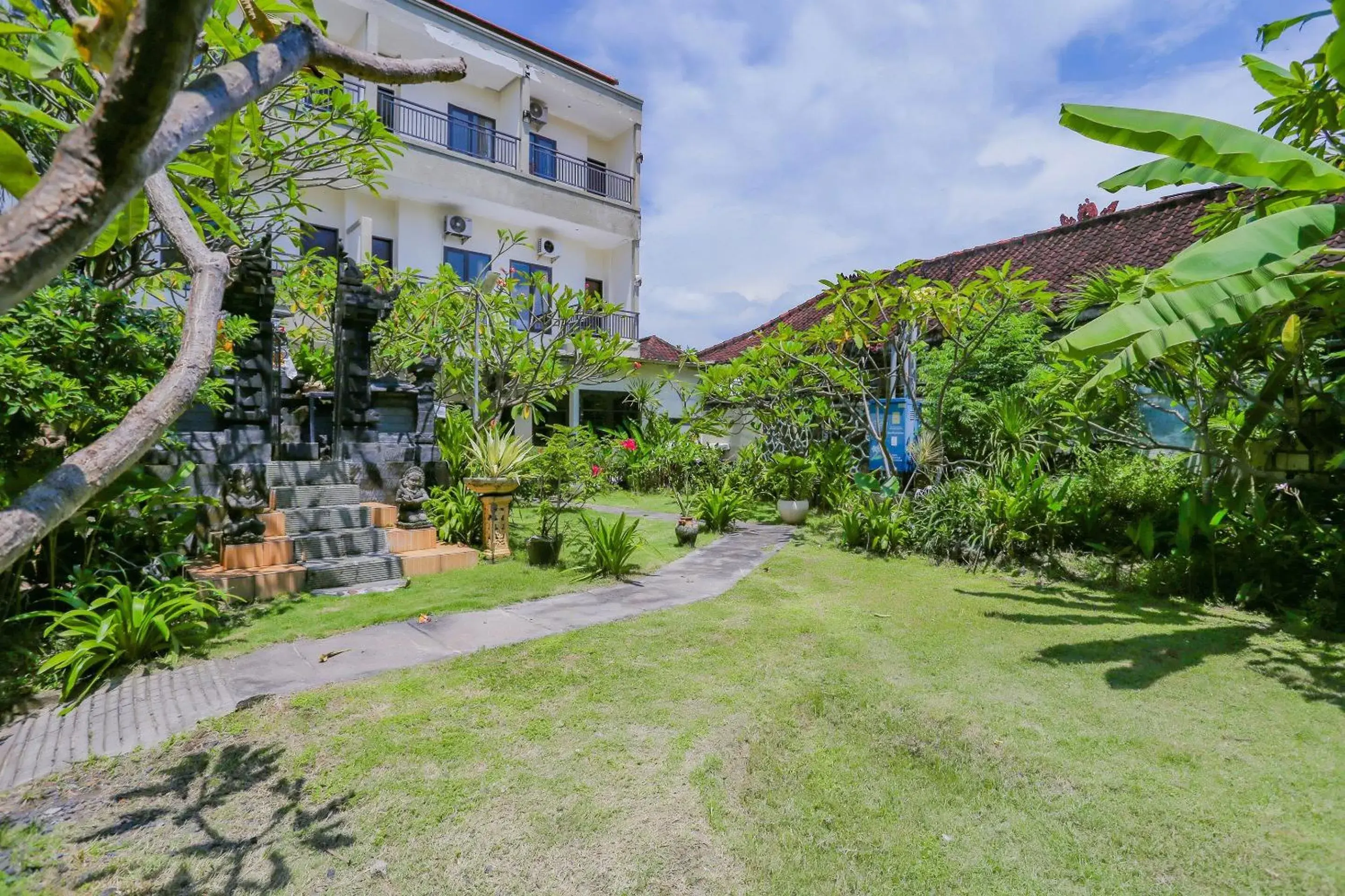 Facade/entrance in Hotel O Ari Beach Inn Facade/entrance in Hotel O Ari Beach Inn