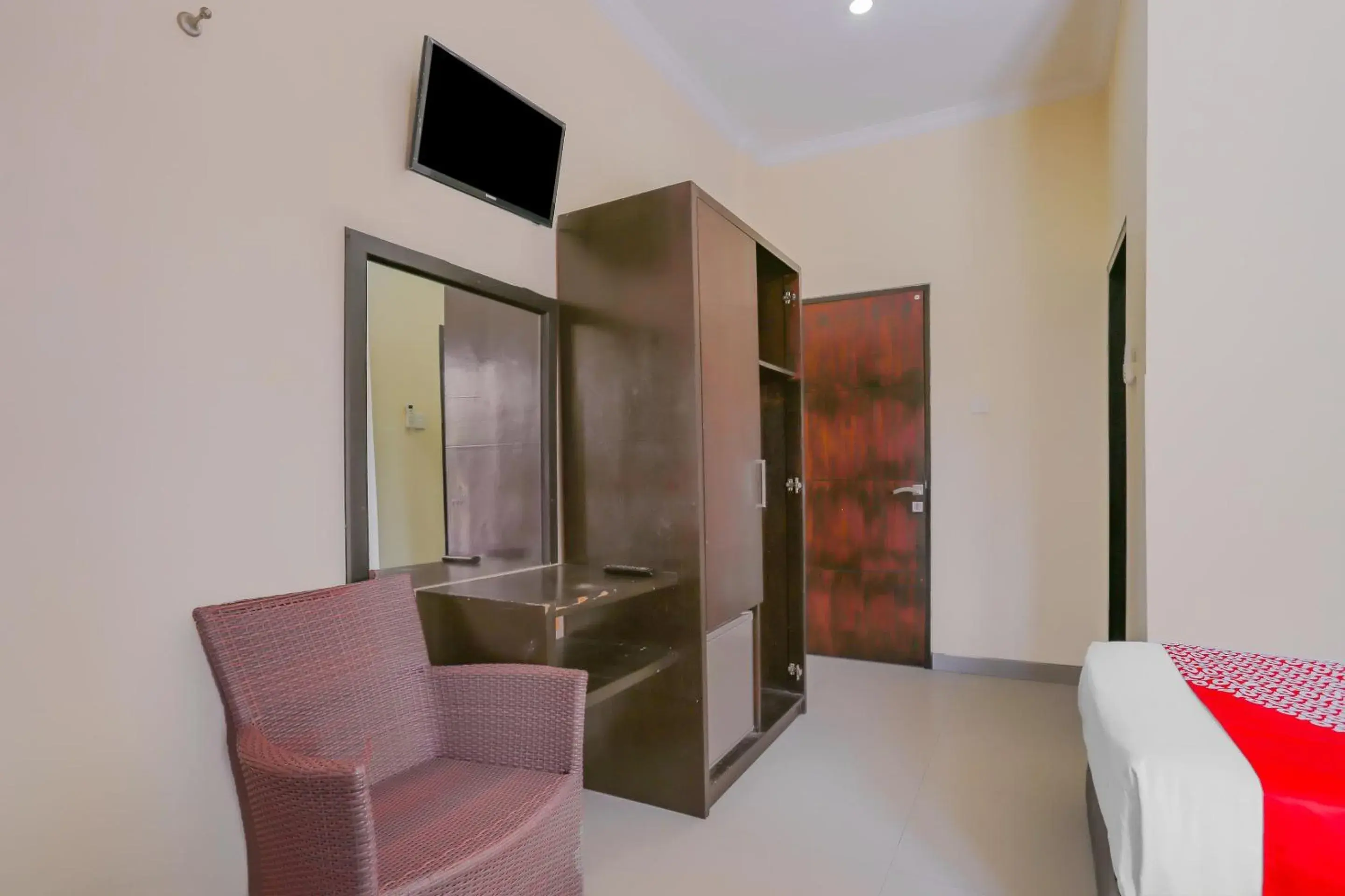 Bedroom in Hotel O Ari Beach Inn Bedroom in Hotel O Ari Beach Inn