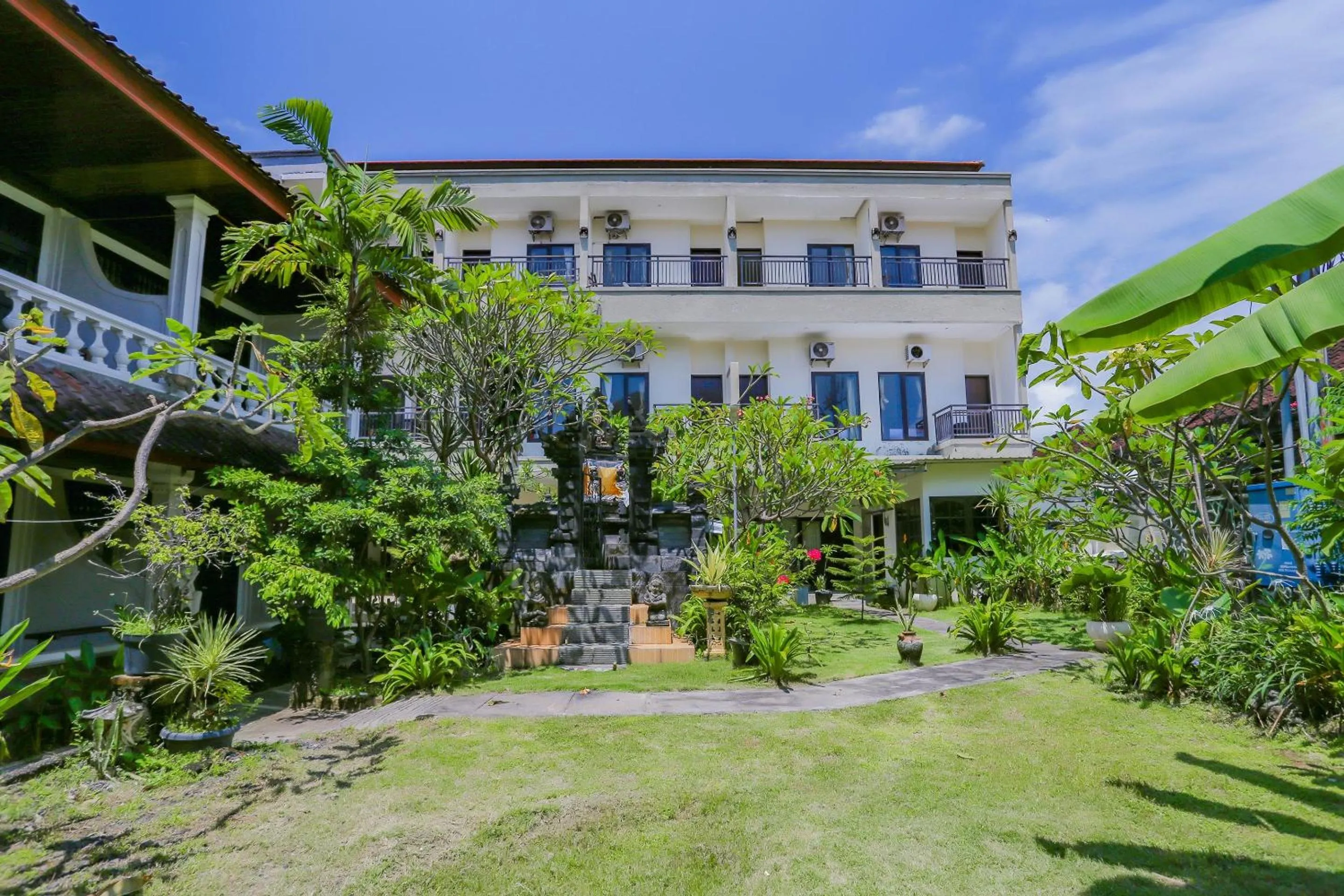 Facade/entrance in Hotel O Ari Beach Inn