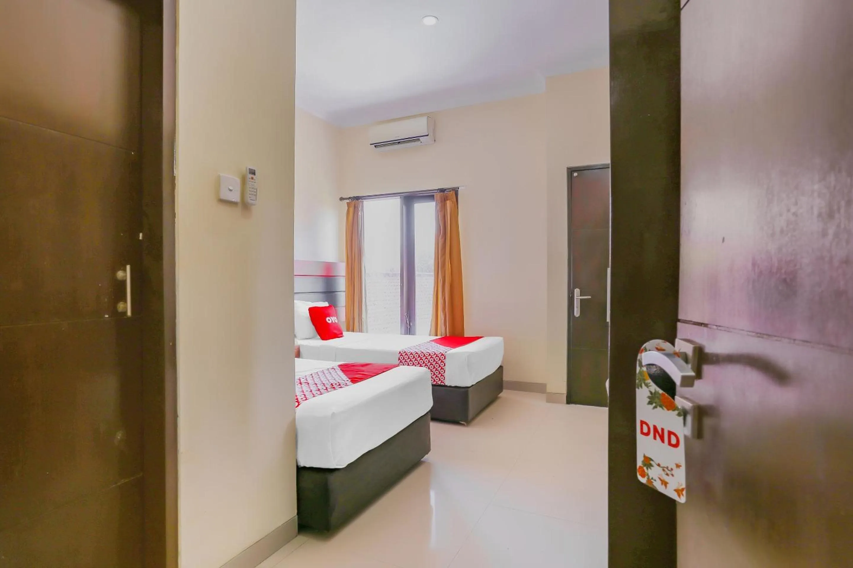 Bedroom, Bed in Hotel O Ari Beach Inn