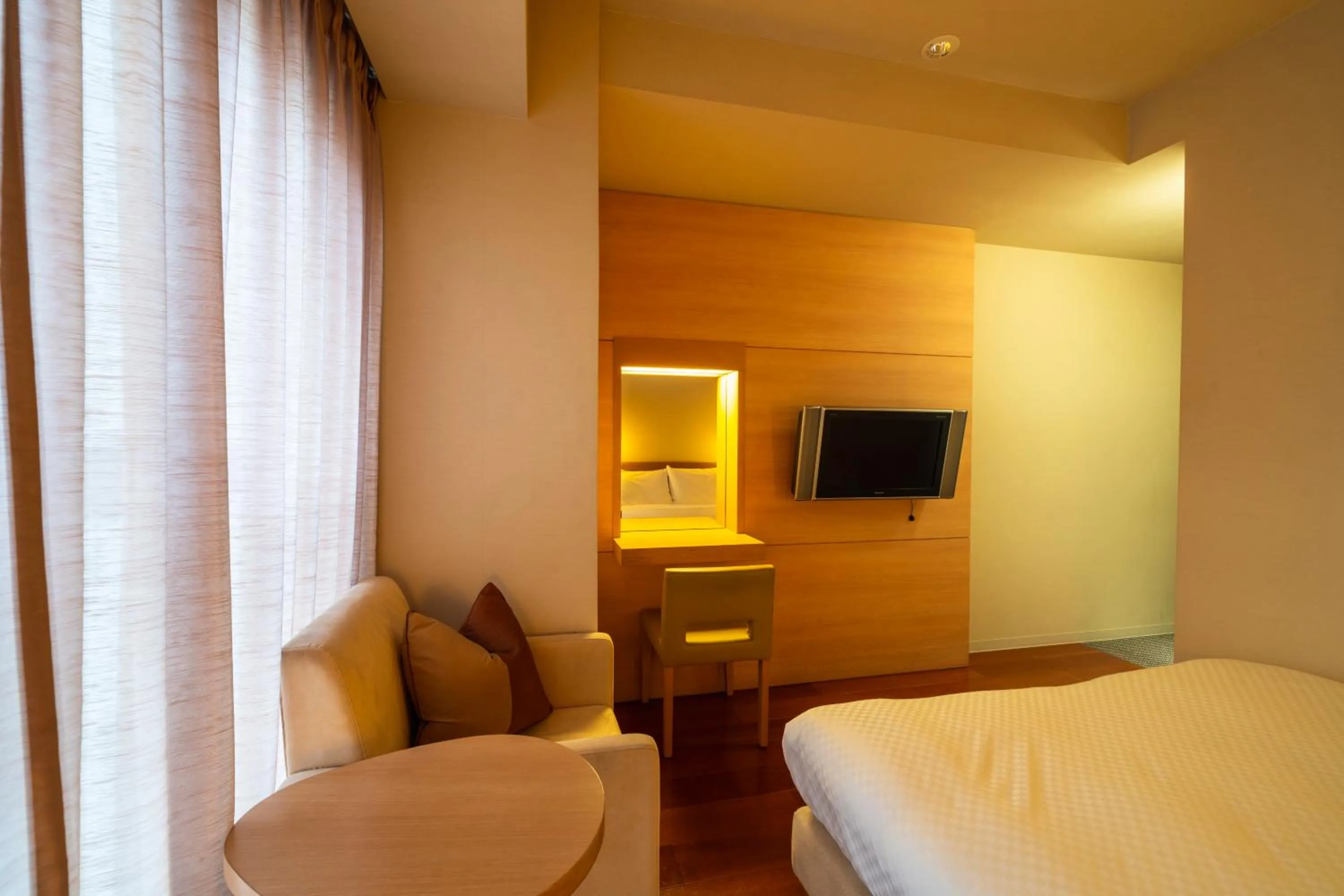 Photo of the whole room, Bed in KOKO HOTEL Fukuoka Tenjin