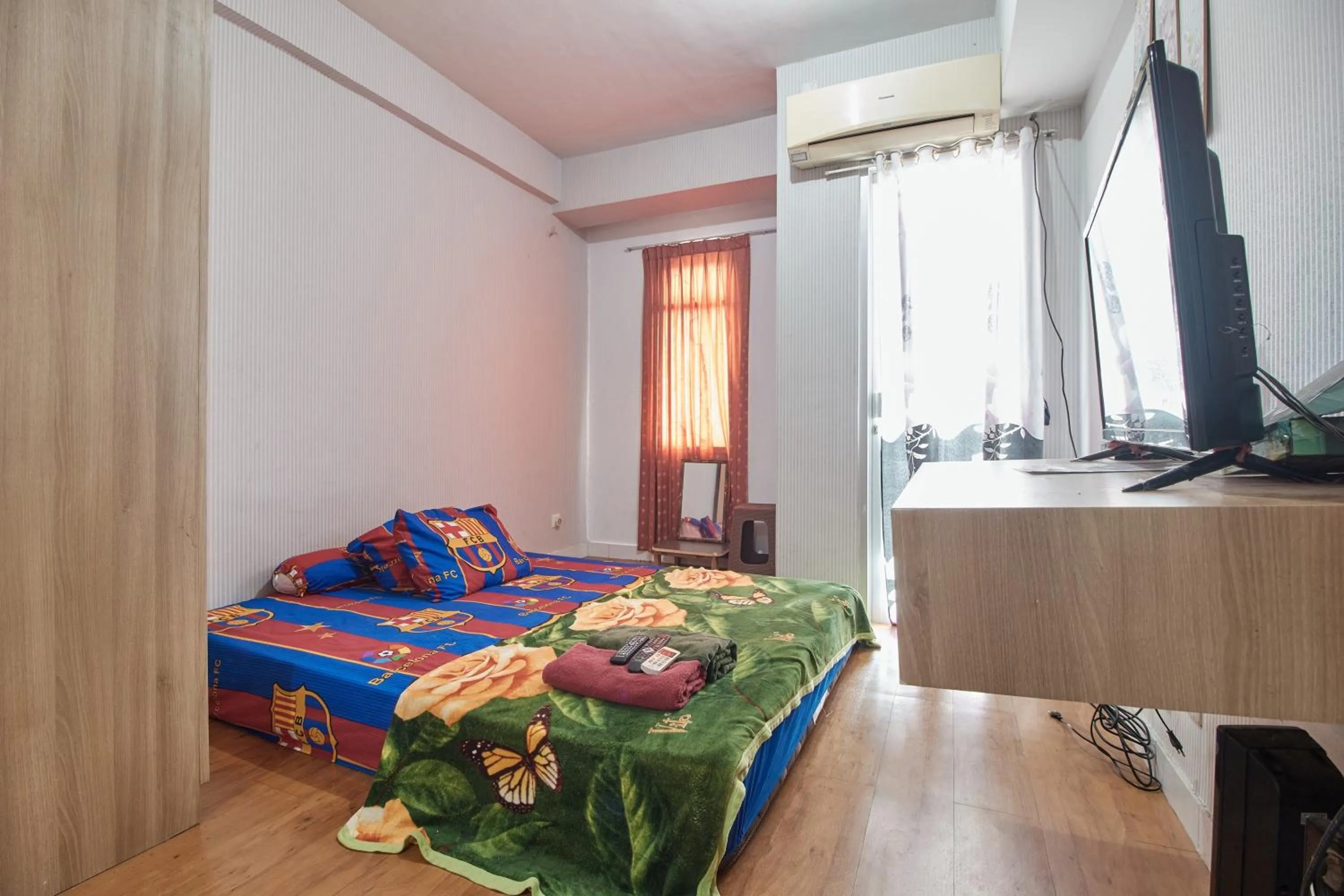 Bedroom, Bed in Room Rendi @ Apt Dramaga Tower