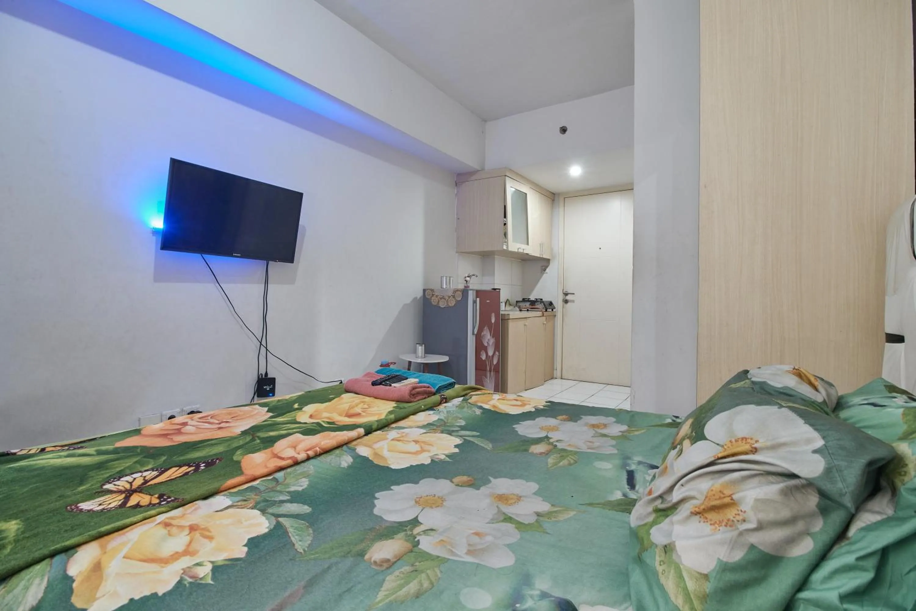 Bedroom, Bed in Room Rendi @ Apt Dramaga Tower