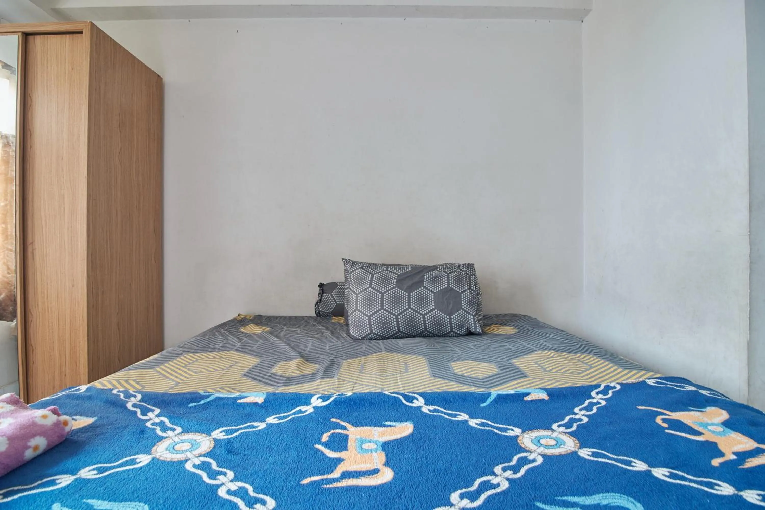 Bedroom, Bed in Room Rendi @ Apt Dramaga Tower