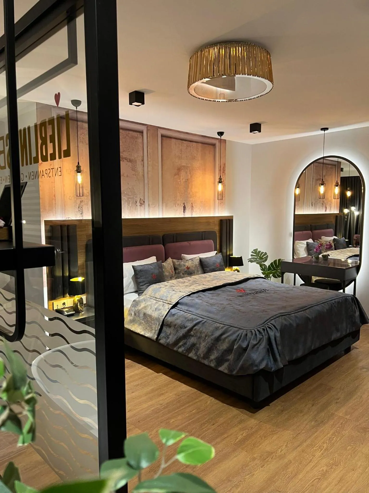 Photo of the whole room, Bed in Design Hotel Winterrot