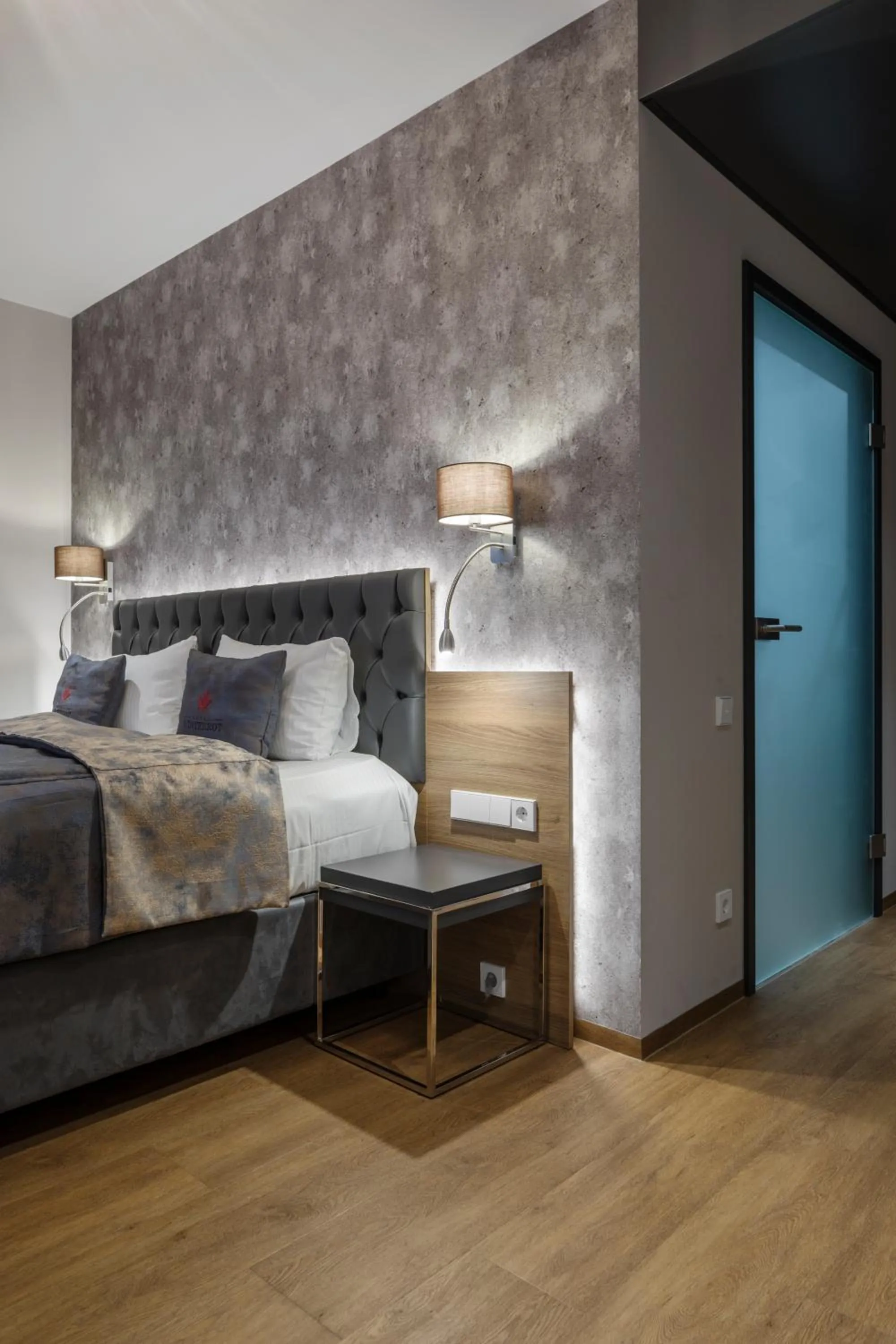 Photo of the whole room, Bed in Design Hotel Winterrot